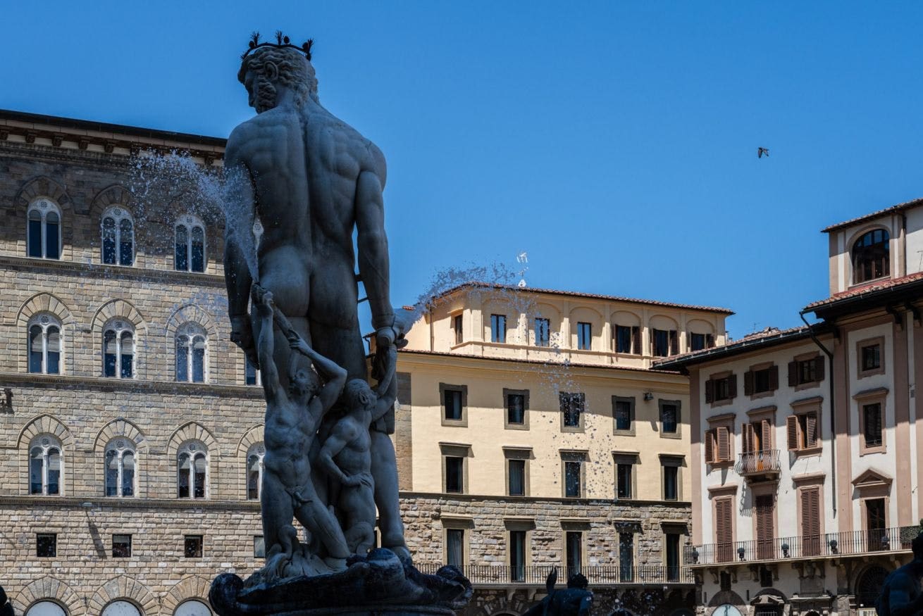 Villa Amaranto Borgo Ponte Vecchio: Elegant 2-Bedroom Apartment Rental with Air-Con in Ponte Vecchio