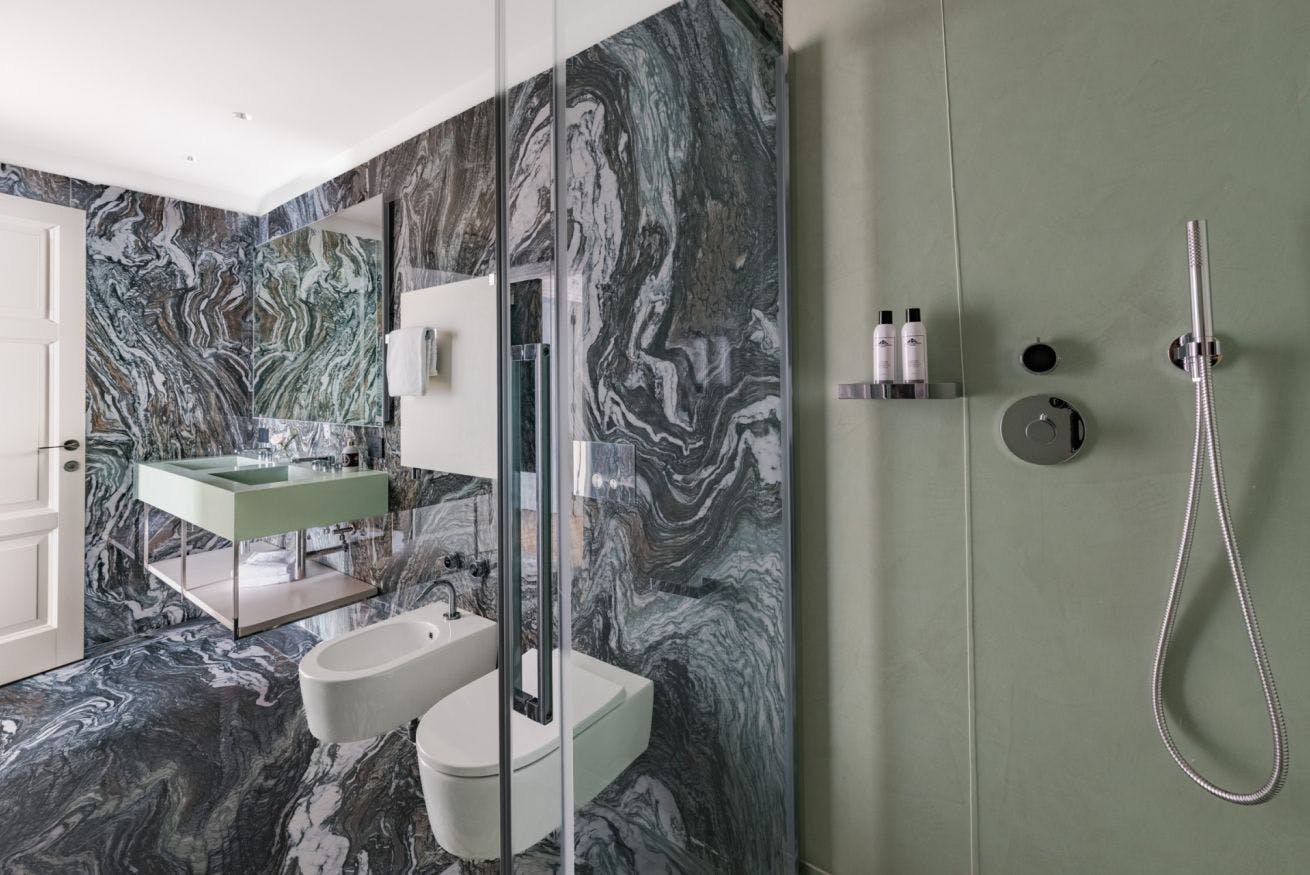 Villa Amaranto Borgo Ponte Vecchio: Elegant 2-Bedroom Apartment Rental with Air-Con in Ponte Vecchio