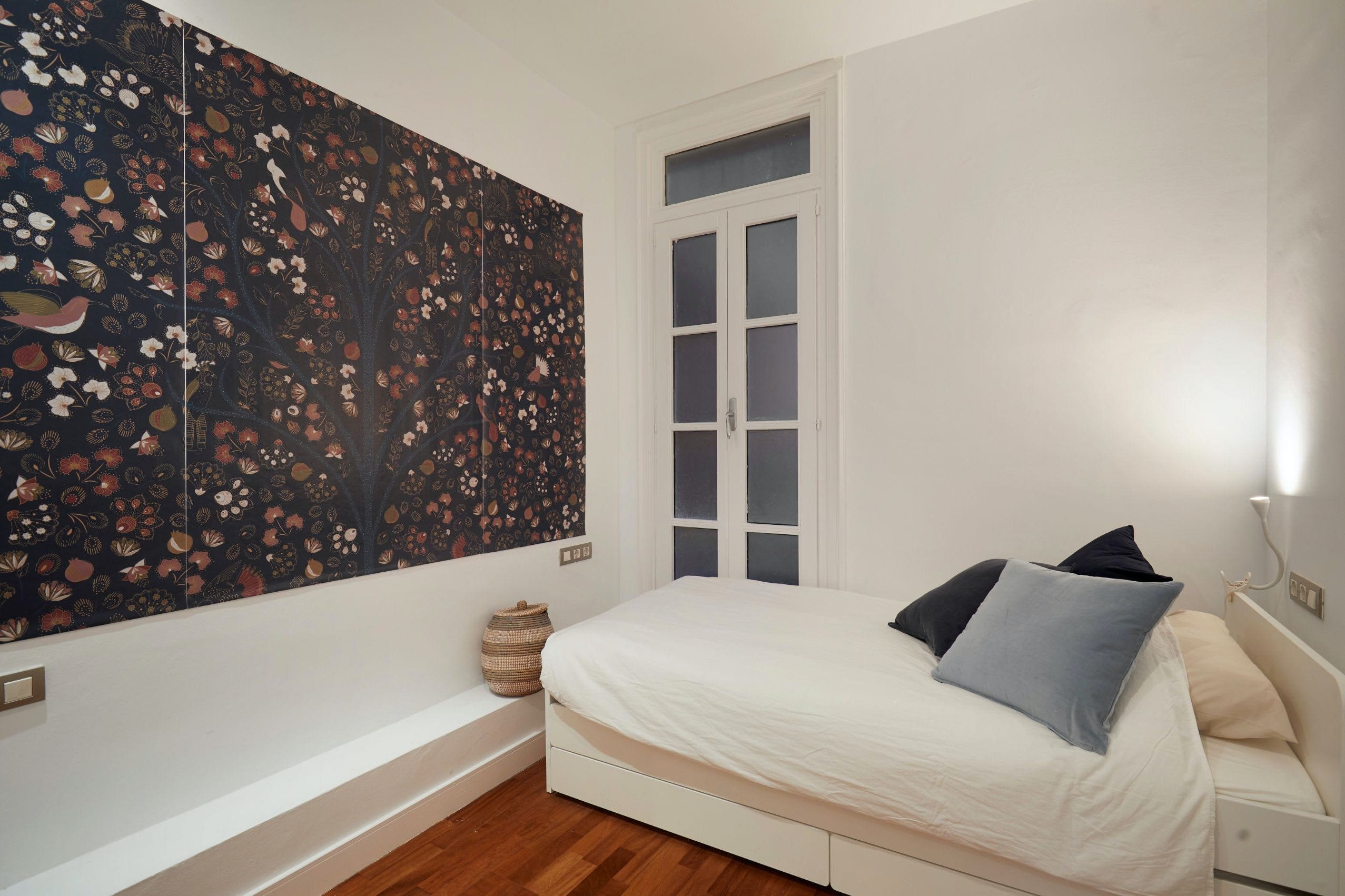 Casa Còrsega Eixample: Stylish 3-Bedroom Apartment Rental with Sea Views in Eixample Barcelona