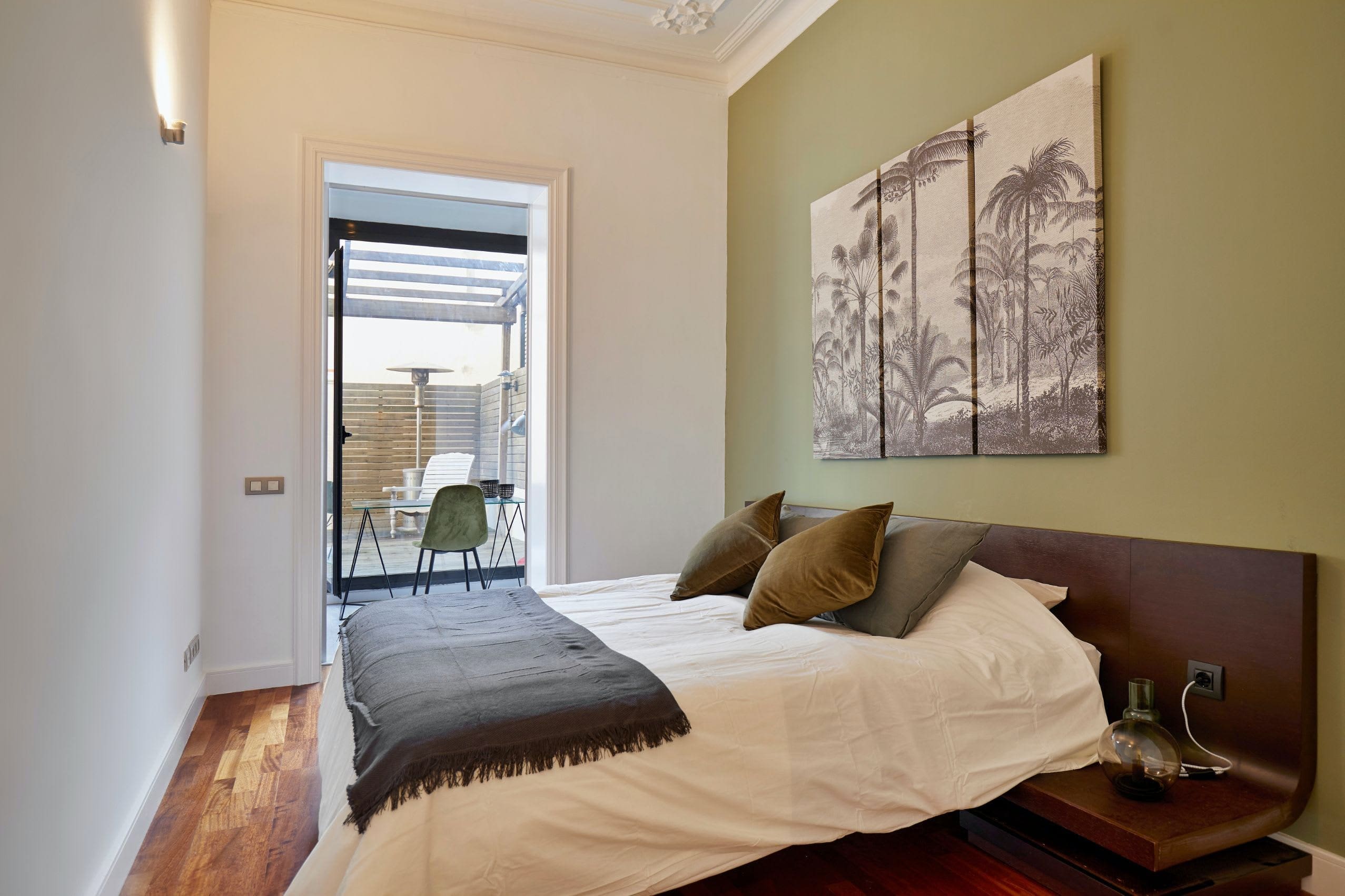 Casa Còrsega Eixample: Stylish 3-Bedroom Apartment Rental with Sea Views in Eixample Barcelona