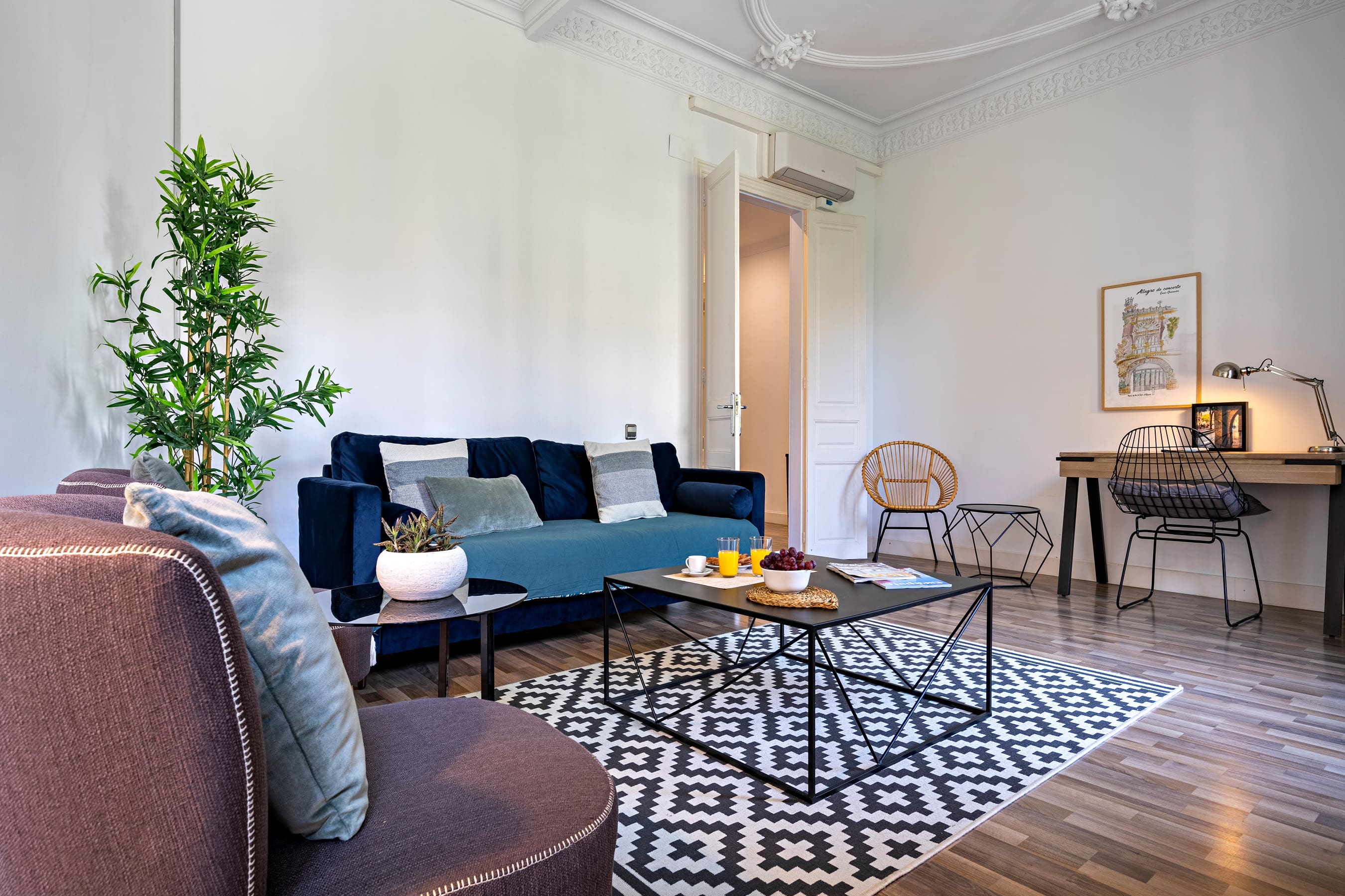 Casa Còrsega Eixample Eixample: Stylish 2-Bedroom Apartment Rental with Sea Views in Eixample, Barcelona