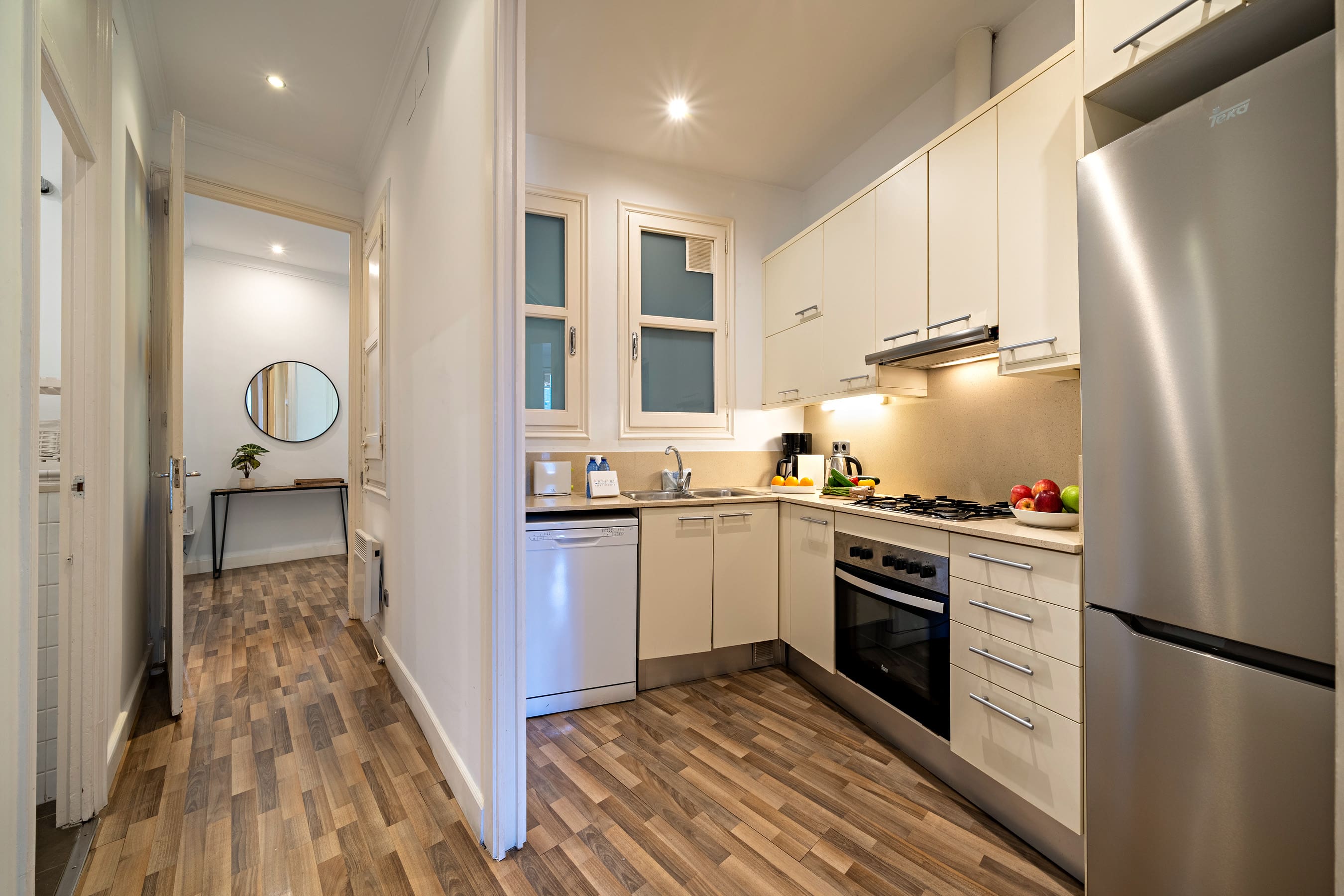 Casa Còrsega Eixample Eixample: Stylish 2-Bedroom Apartment Rental with Sea Views in Eixample, Barcelona