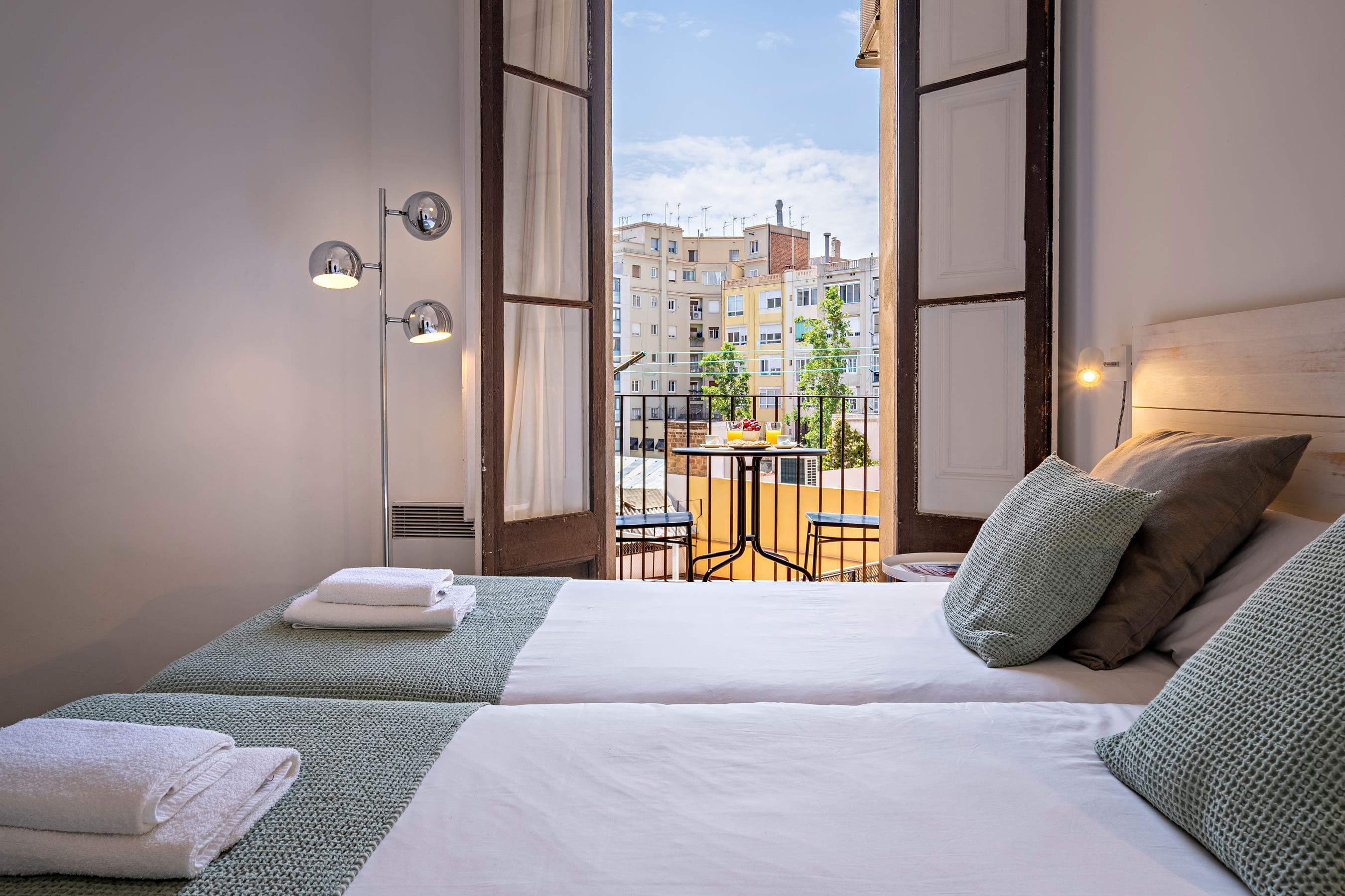 Casa Còrsega Eixample Eixample: Stylish 2-Bedroom Apartment Rental with Sea Views in Eixample, Barcelona