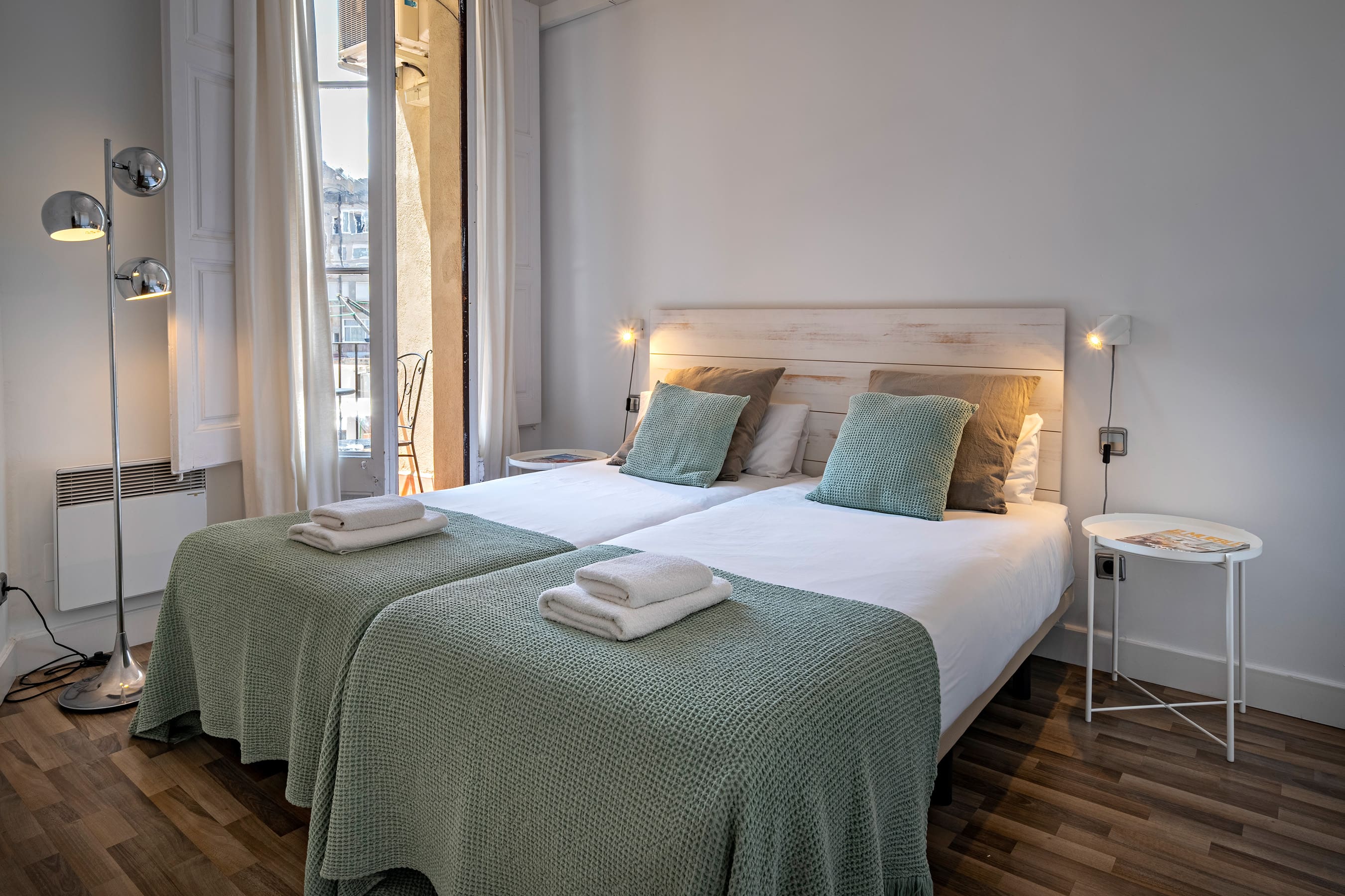 Casa Còrsega Eixample Eixample: Stylish 2-Bedroom Apartment Rental with Sea Views in Eixample, Barcelona