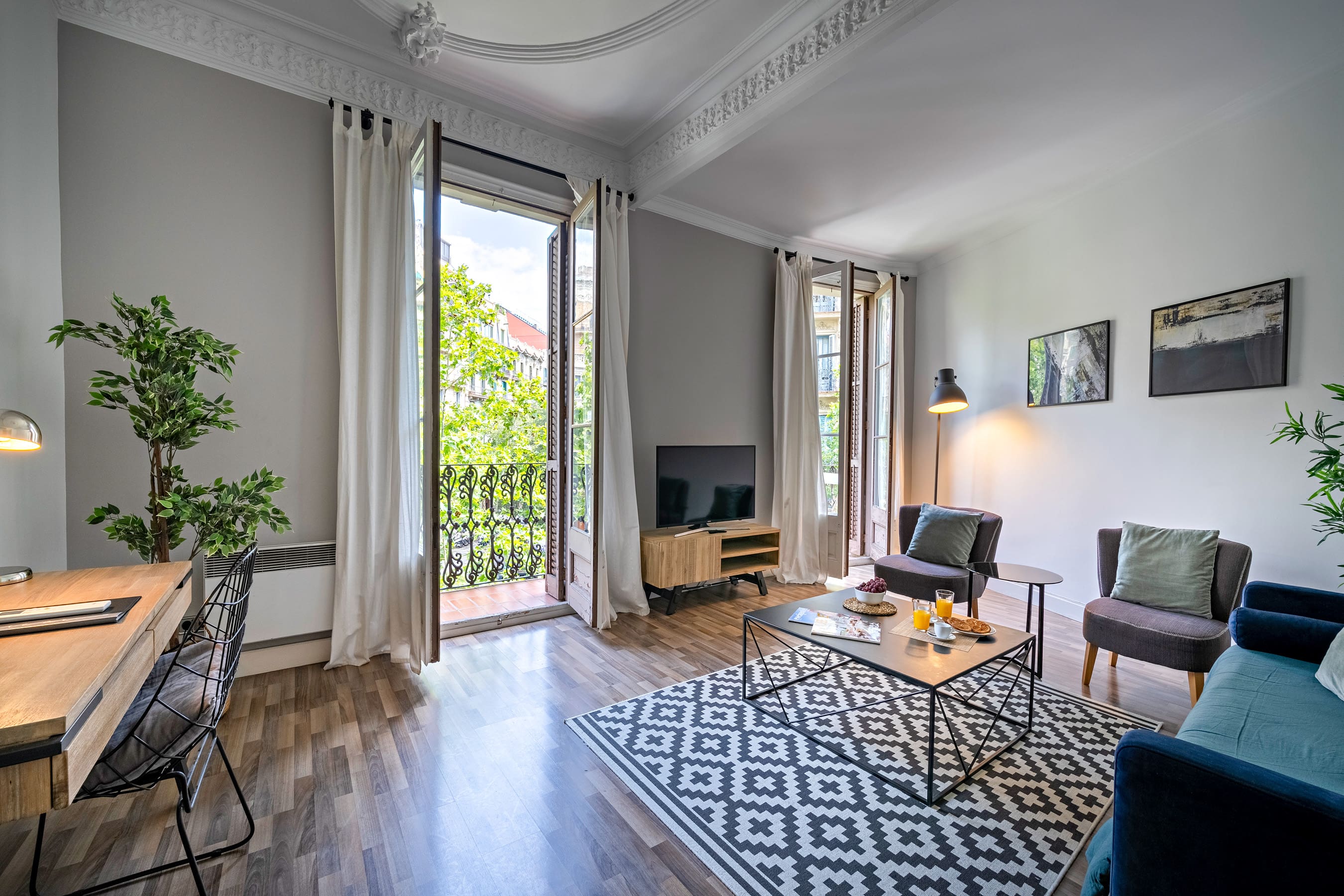 Casa Còrsega Eixample Eixample: Stylish 2-Bedroom Apartment Rental with Sea Views in Eixample, Barcelona