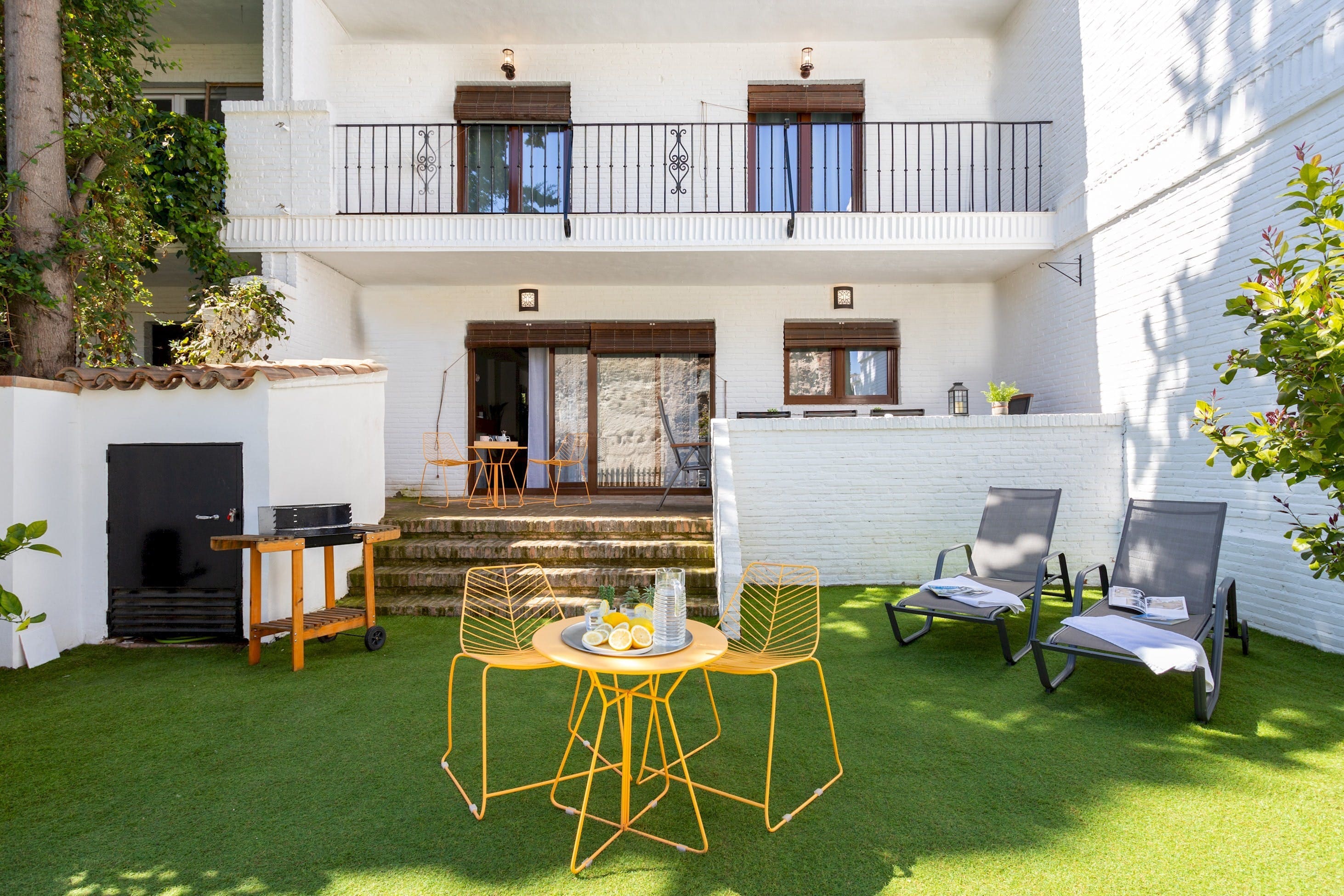 Casa Darro Granada: Spacious 5-Bedroom Apartment Rental with Pool in Granada