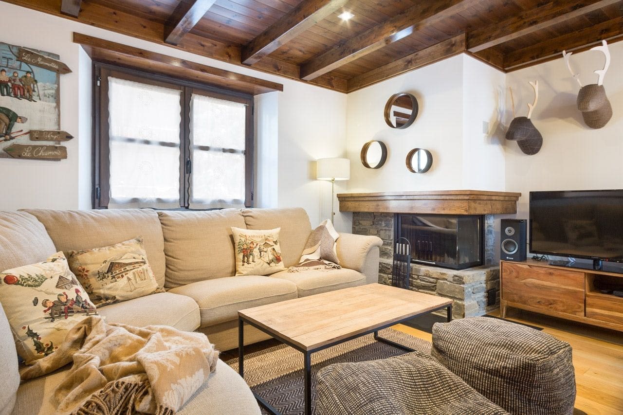 Casa Era Garòs: Chic 2-Bedroom Apartment with Ski Access, Val d’Aran