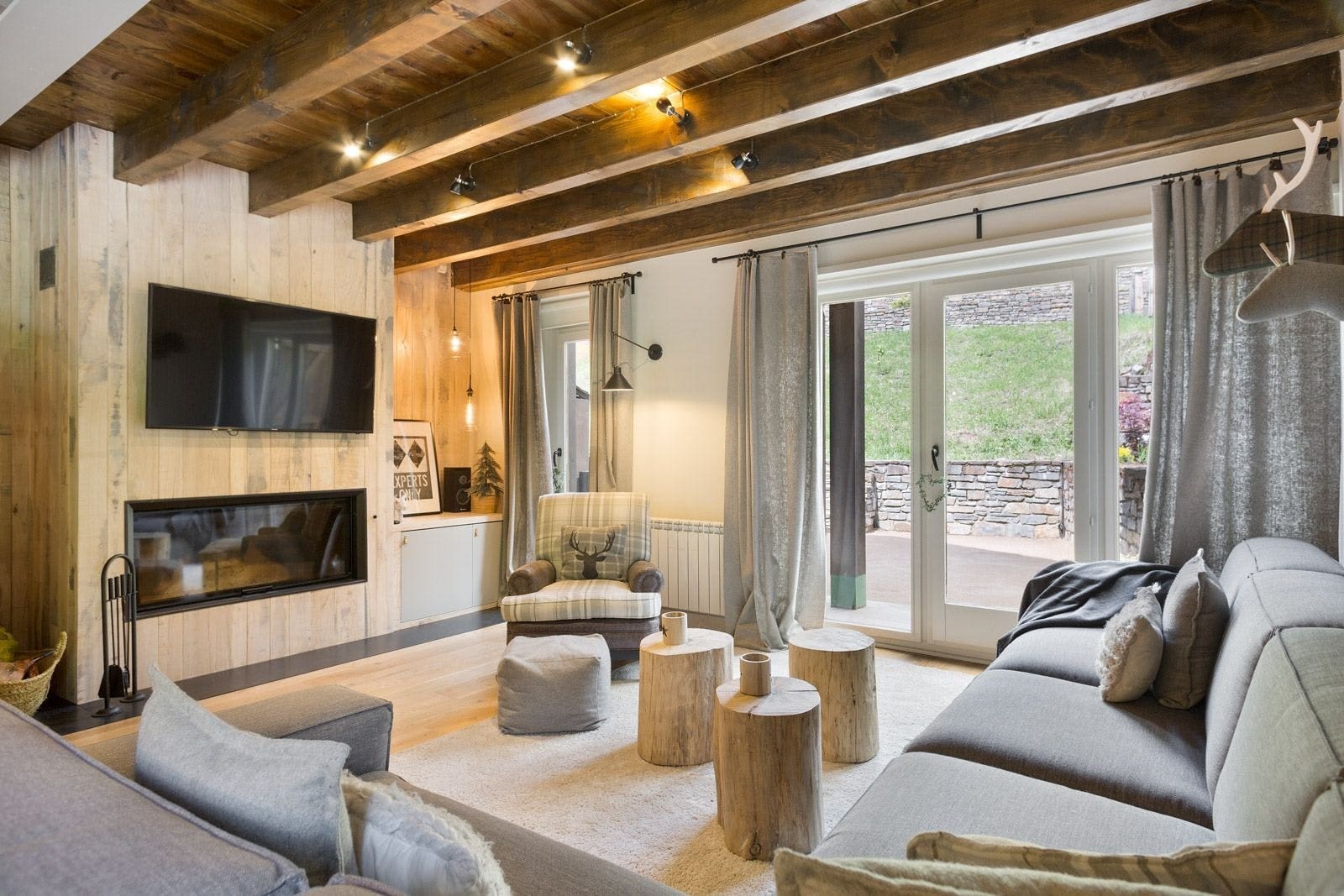 Villa Mestral Montgarri Val d’Aran: Modern 3-Bedroom Apartment with Mountain Views, Val d’Aran