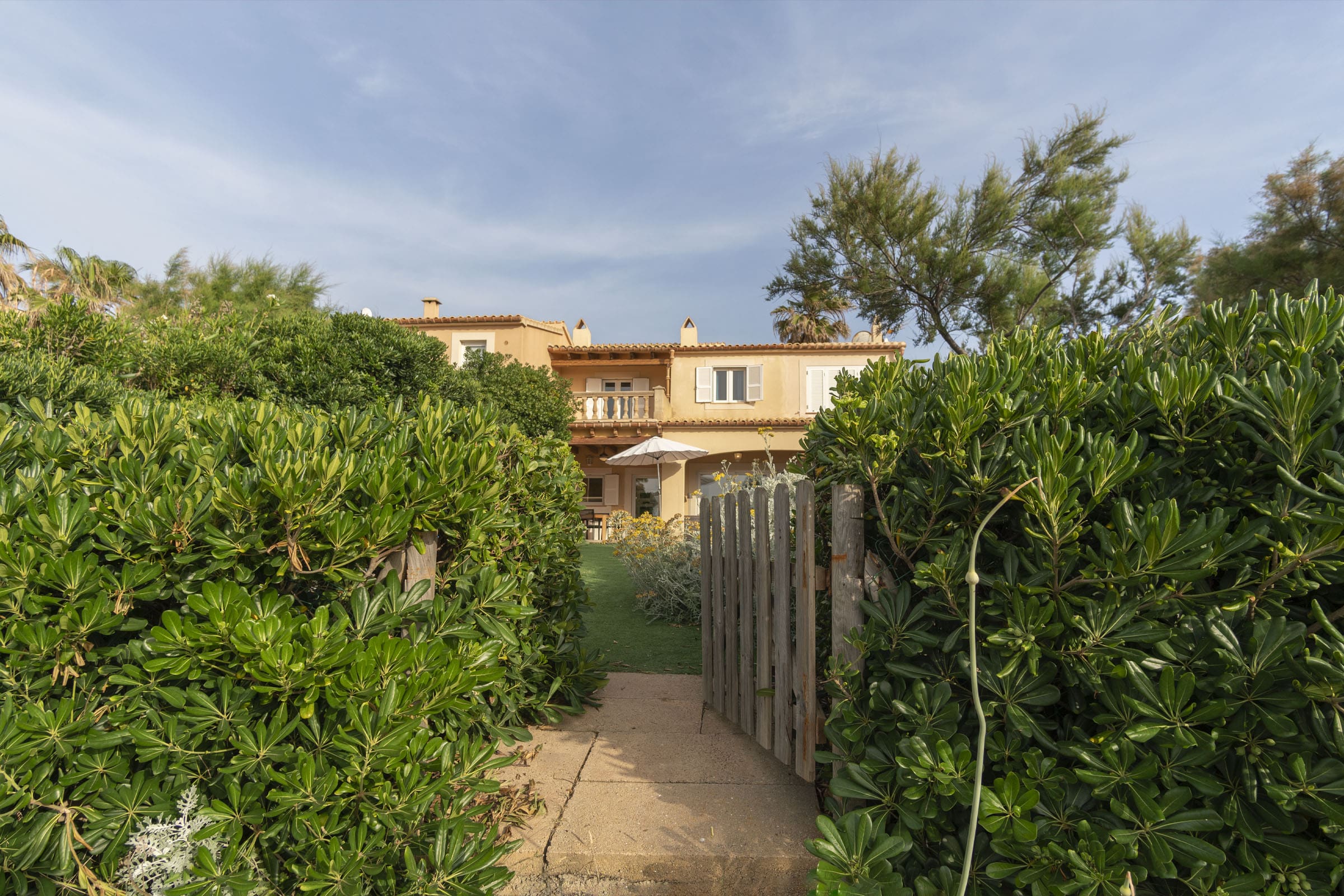 Casa Esclafit Can Picafort: Contemporary 3-Bedroom Apartment with Private Pool and Sea Views, Can Picafort