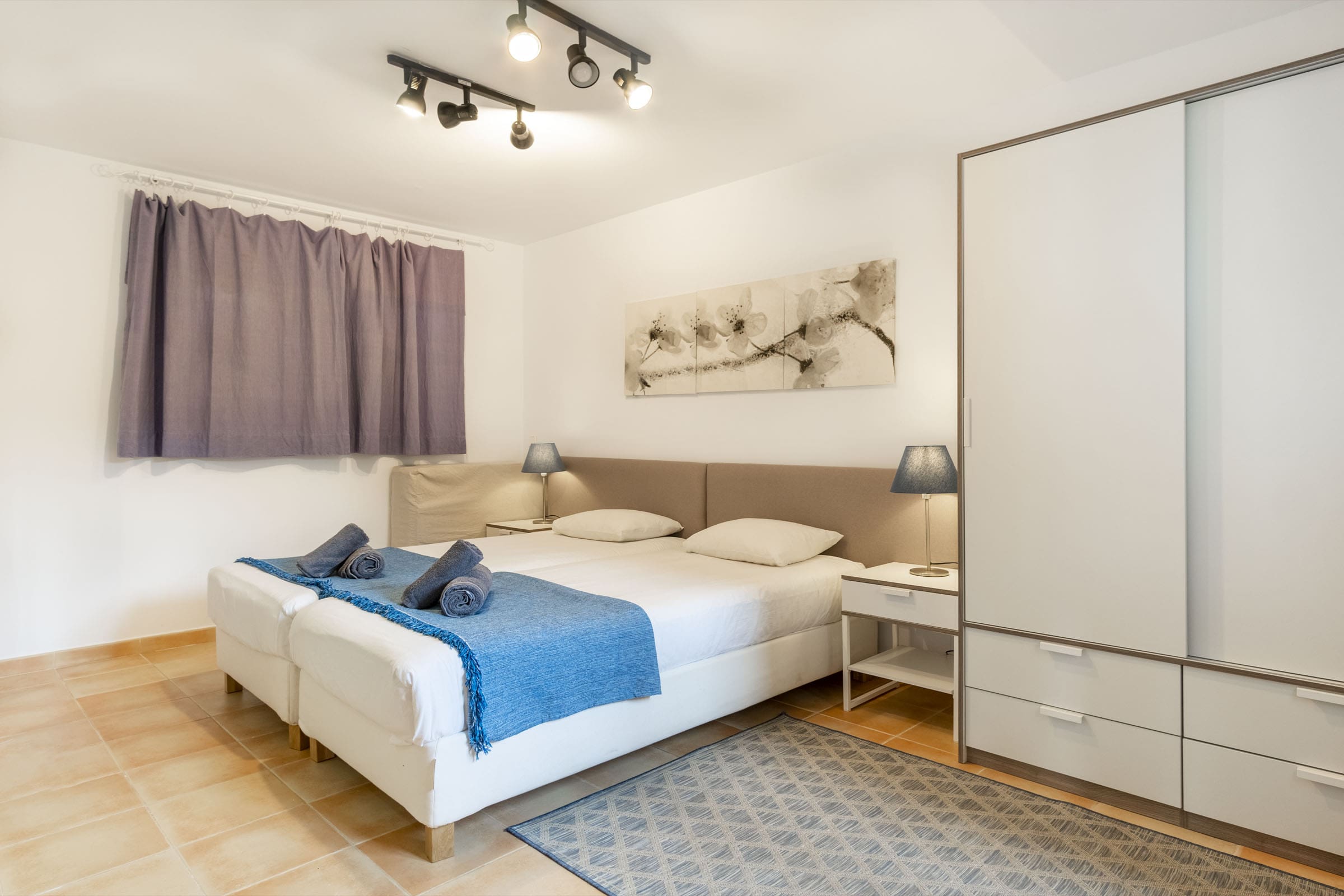 Casa Esclafit Can Picafort: Contemporary 3-Bedroom Apartment with Private Pool and Sea Views, Can Picafort