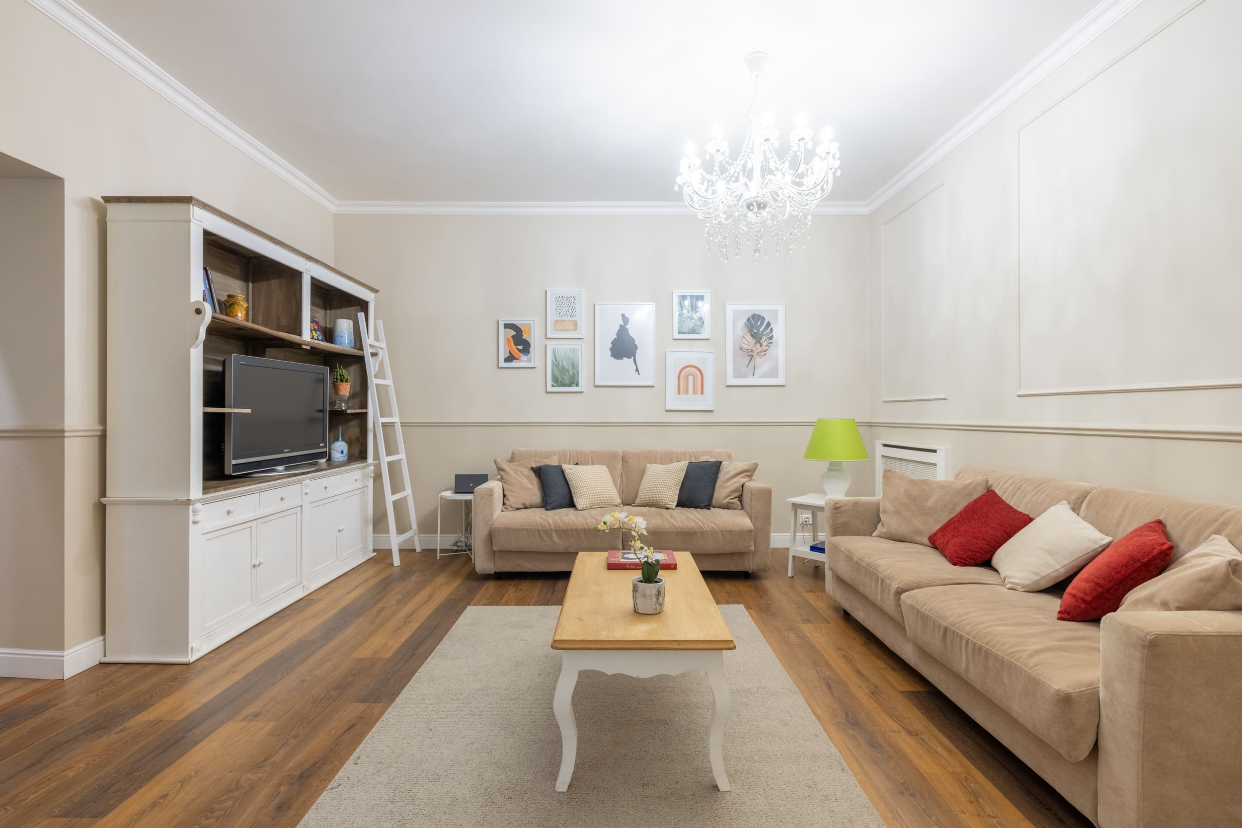 Casa Esquilino Termini Termini 2: Chic 2-Bedroom Apartment Rental with Air Conditioning in Termini Rome