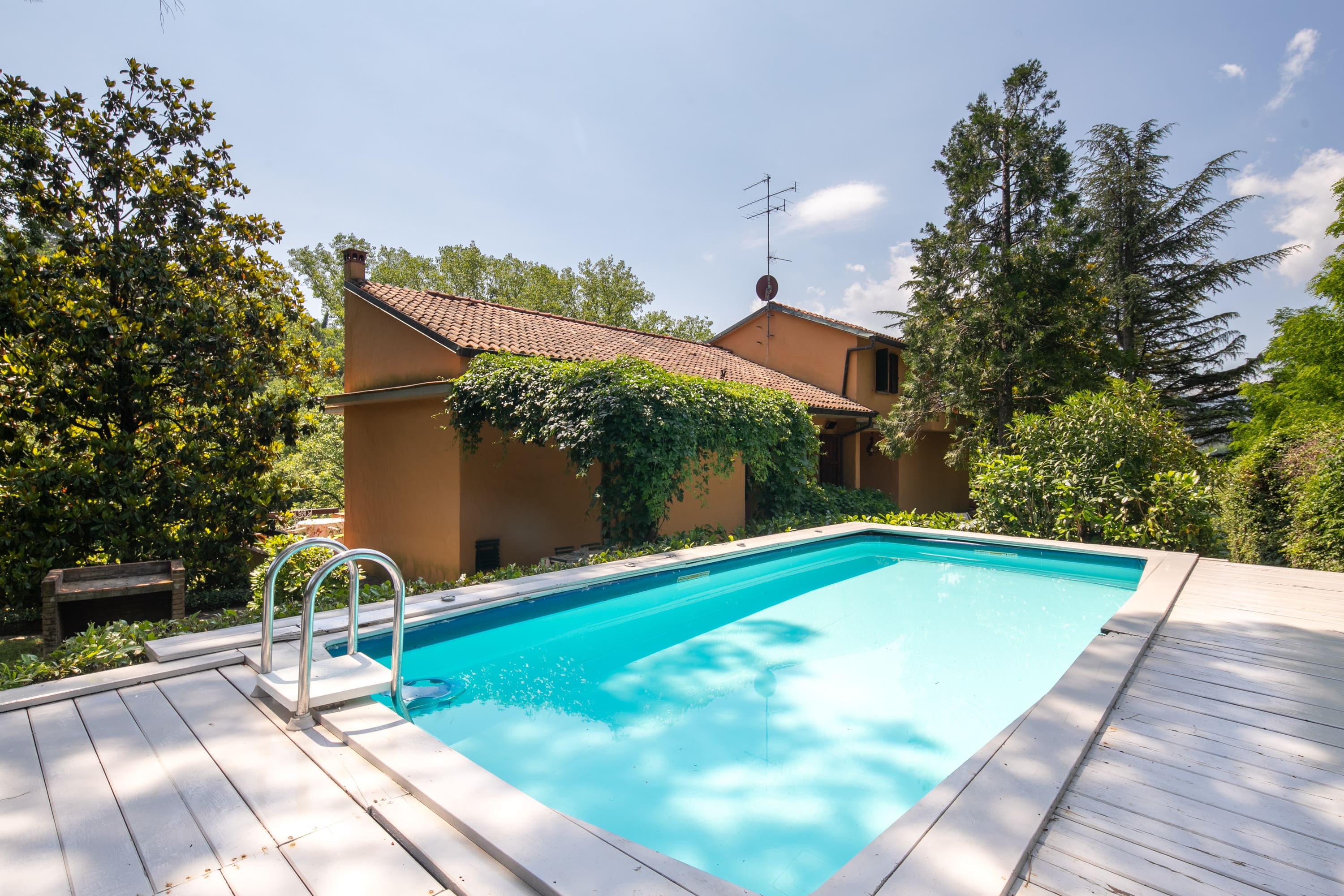Casa Faggi Mugello Mugello: Spacious 5-Bedroom Apartment with Private Pool and Family Facilities, Mugello Tuscany