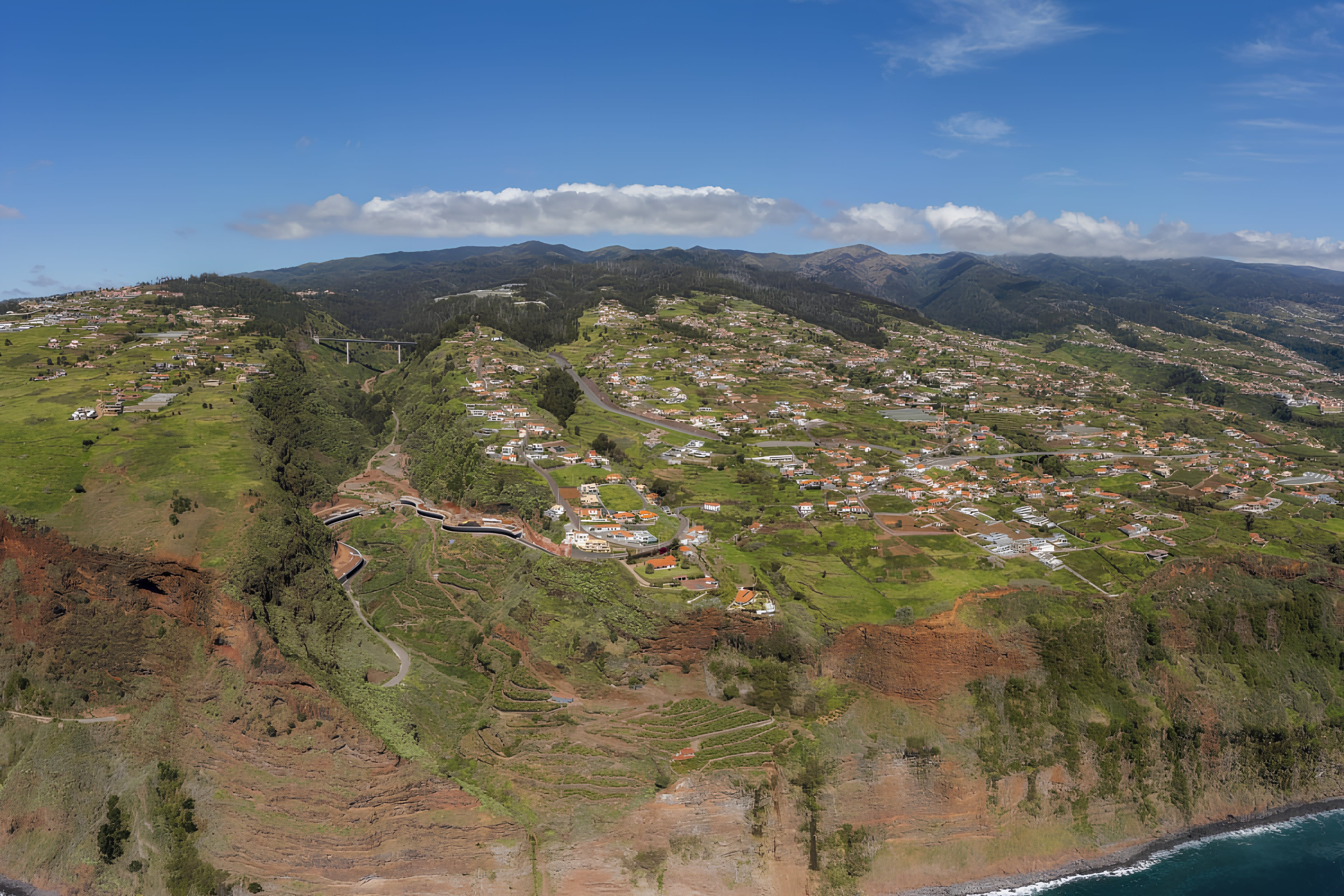 Casa Fajã Calheta: Spacious 4-Bedroom Apartment with Sea View and Pool, Calheta Madeira