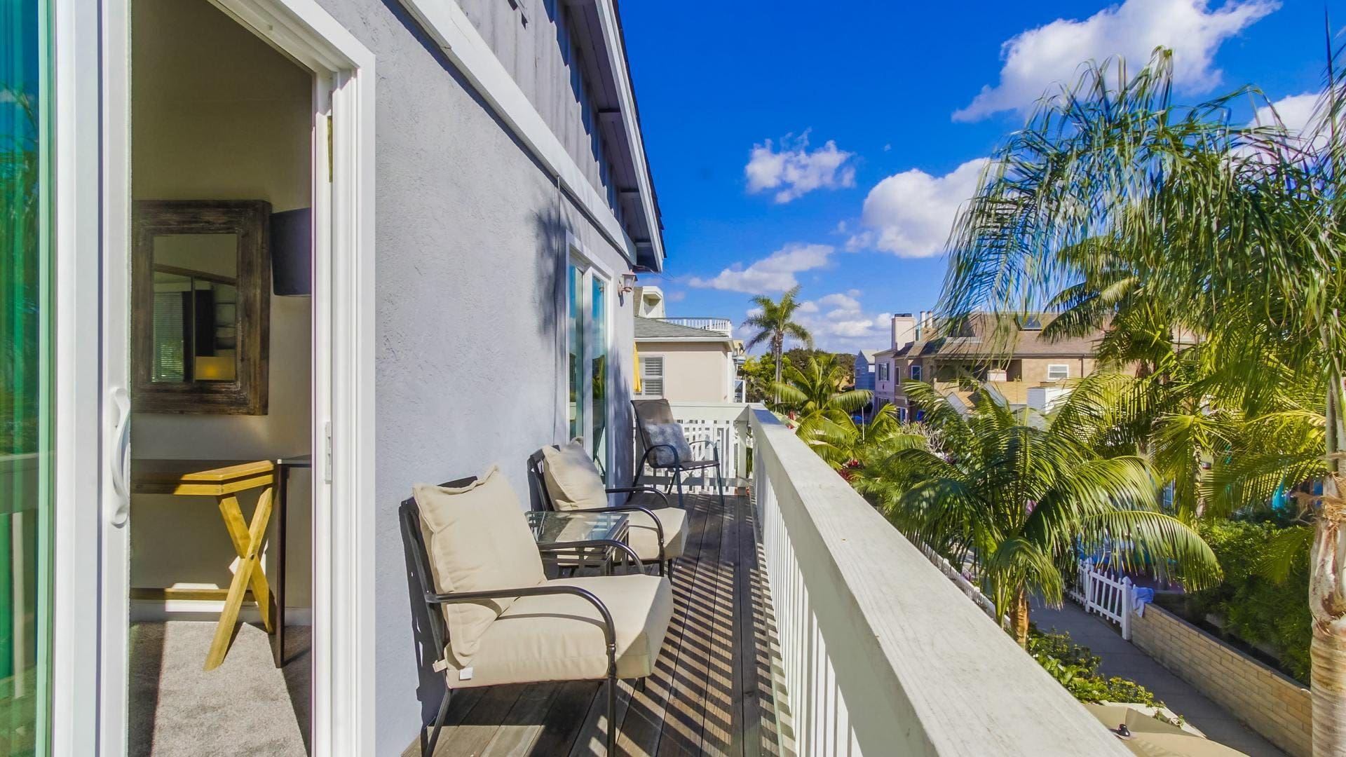 Casa Famosa Ocean Beach: Spacious 4-Bedroom Apartment Rental with Seaview and Family-Friendly Features, Ocean Beach