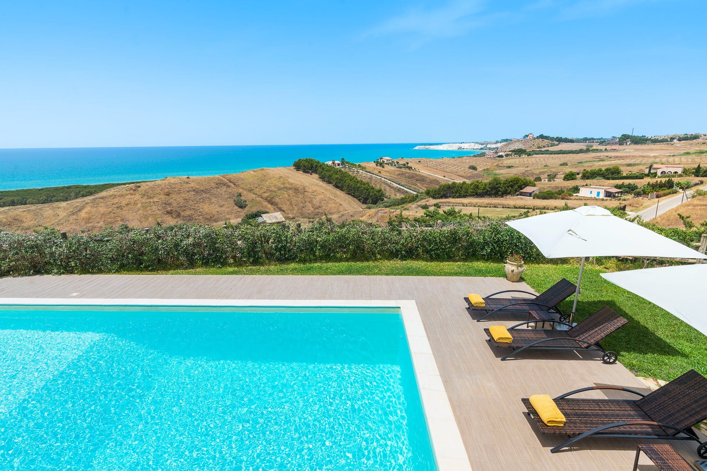 Casa Ficurin Sciacca: Luxury 3-Bedroom Apartment with Pool and Sea Views, Sicily