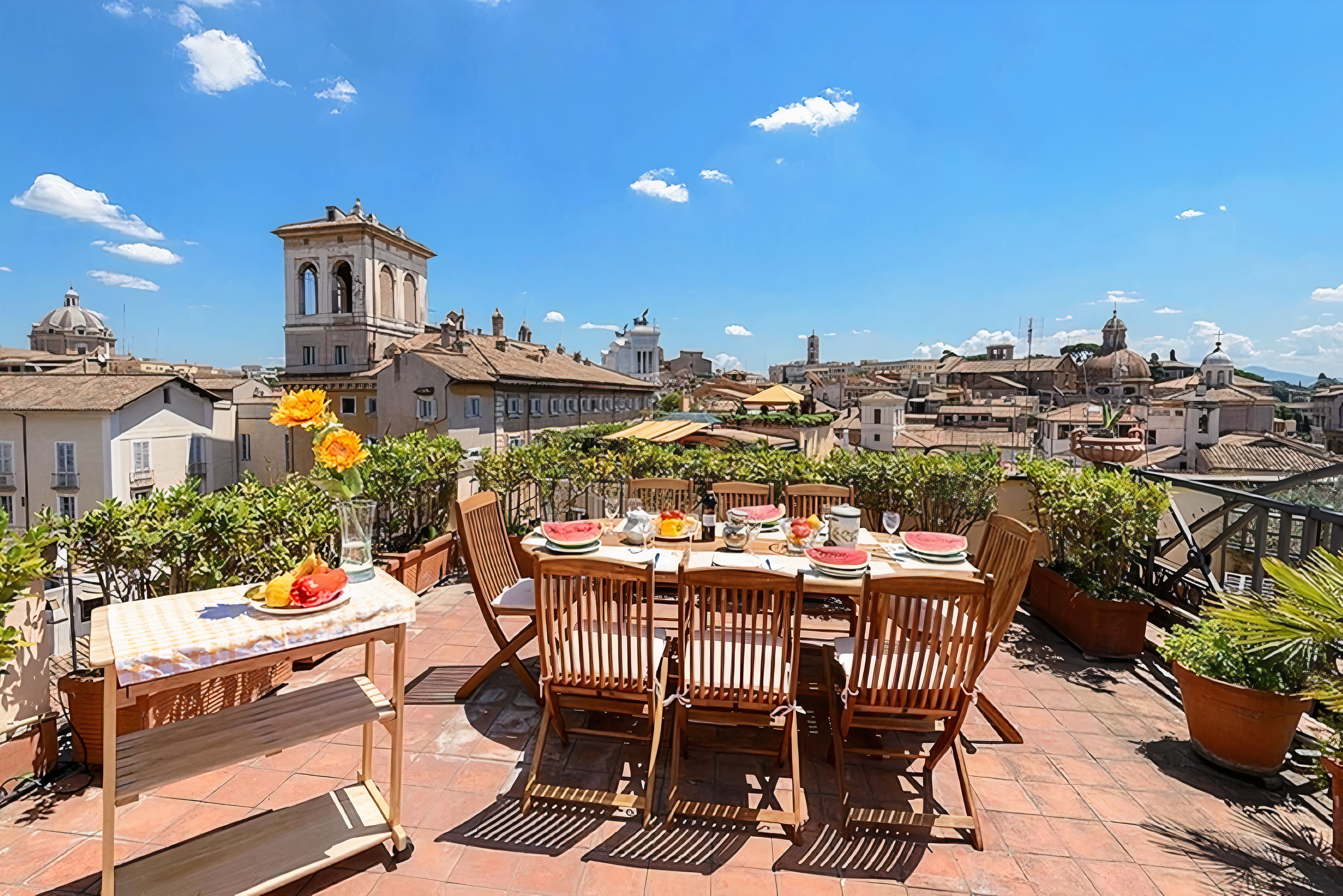 Villa Ceruleo Orto Botanico Campo de’ Fiori: Spacious 4-Bedroom Apartment Rental with Private Terrace, Campo de’ Fiori Rome