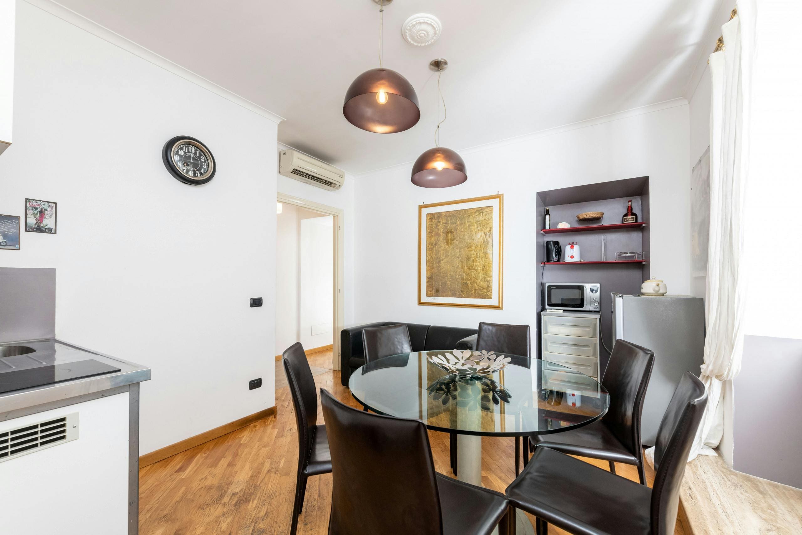 Casa Fiorai Campo de’ Fiori: Charming 3-Bedroom Apartment with Air-Con and Family-Friendly Comfort, Campo de’ Fiori Rome