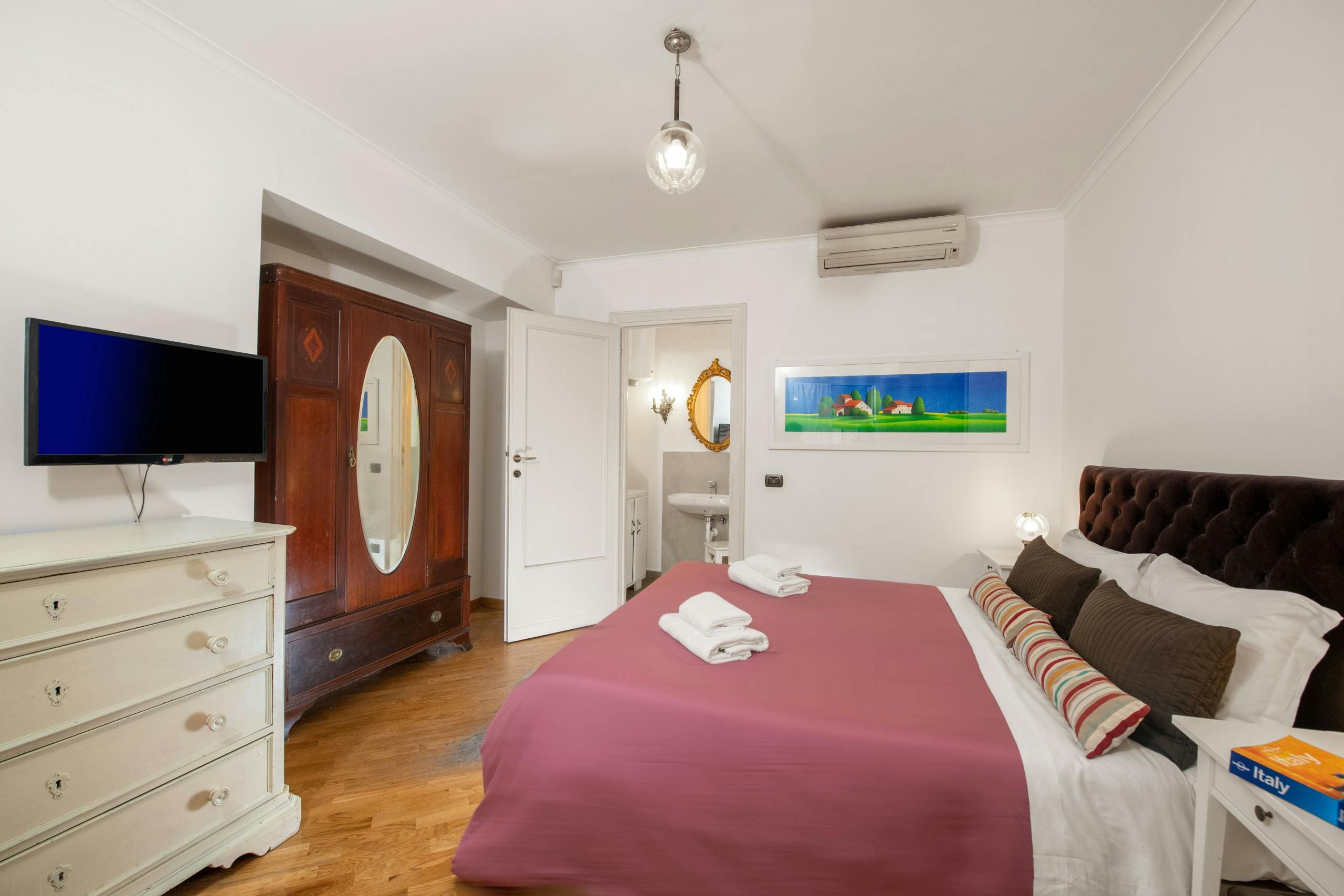 Casa Fiorai Campo de’ Fiori: Charming 3-Bedroom Apartment with Air-Con and Family-Friendly Comfort, Campo de’ Fiori Rome