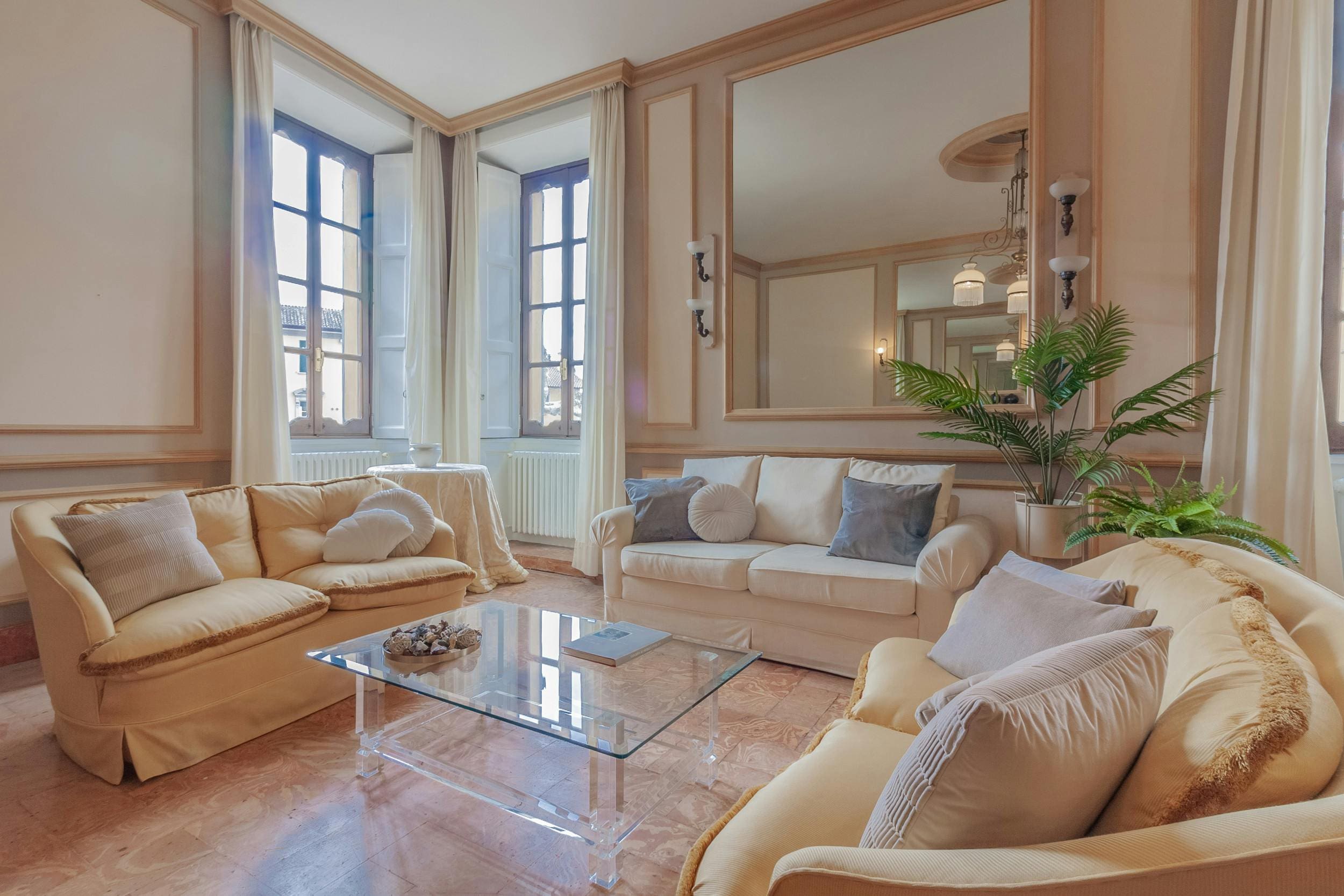 Casa Fiume Varenna: Charming 2-Bedroom Apartment Rental with Lake and Seaviews, Varenna