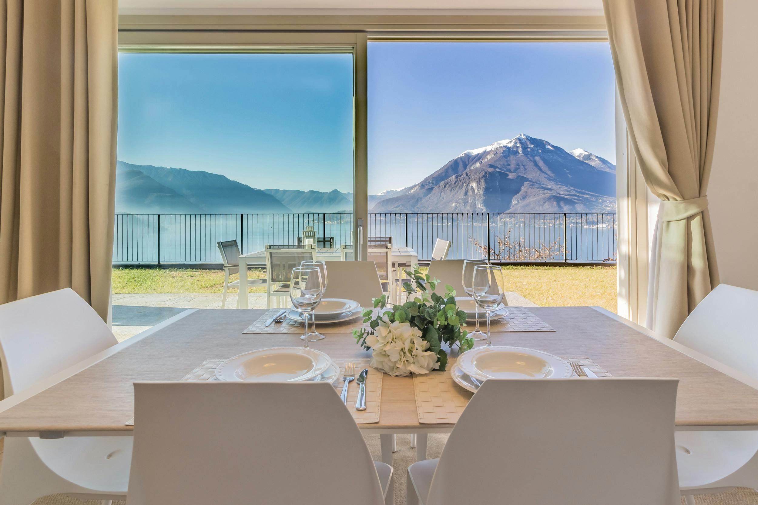 Villa Amaranto Olivedo Varenna: Charming 2-Bedroom Apartment with Pool and Lake Views, Varenna