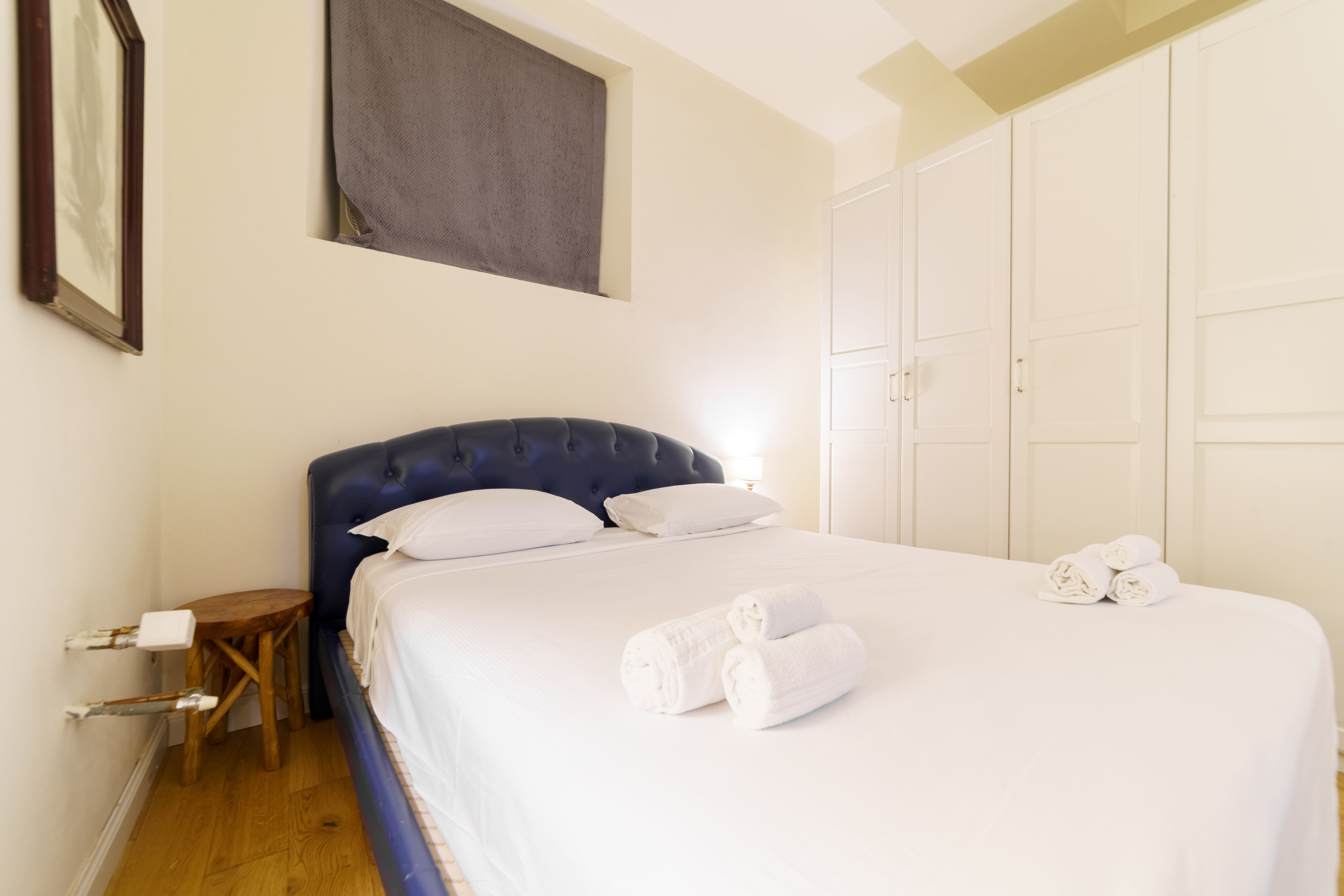 Casa Foppa Missori: Charming 2-Bedroom Apartment Rental with Air-Con in Missori, Milan