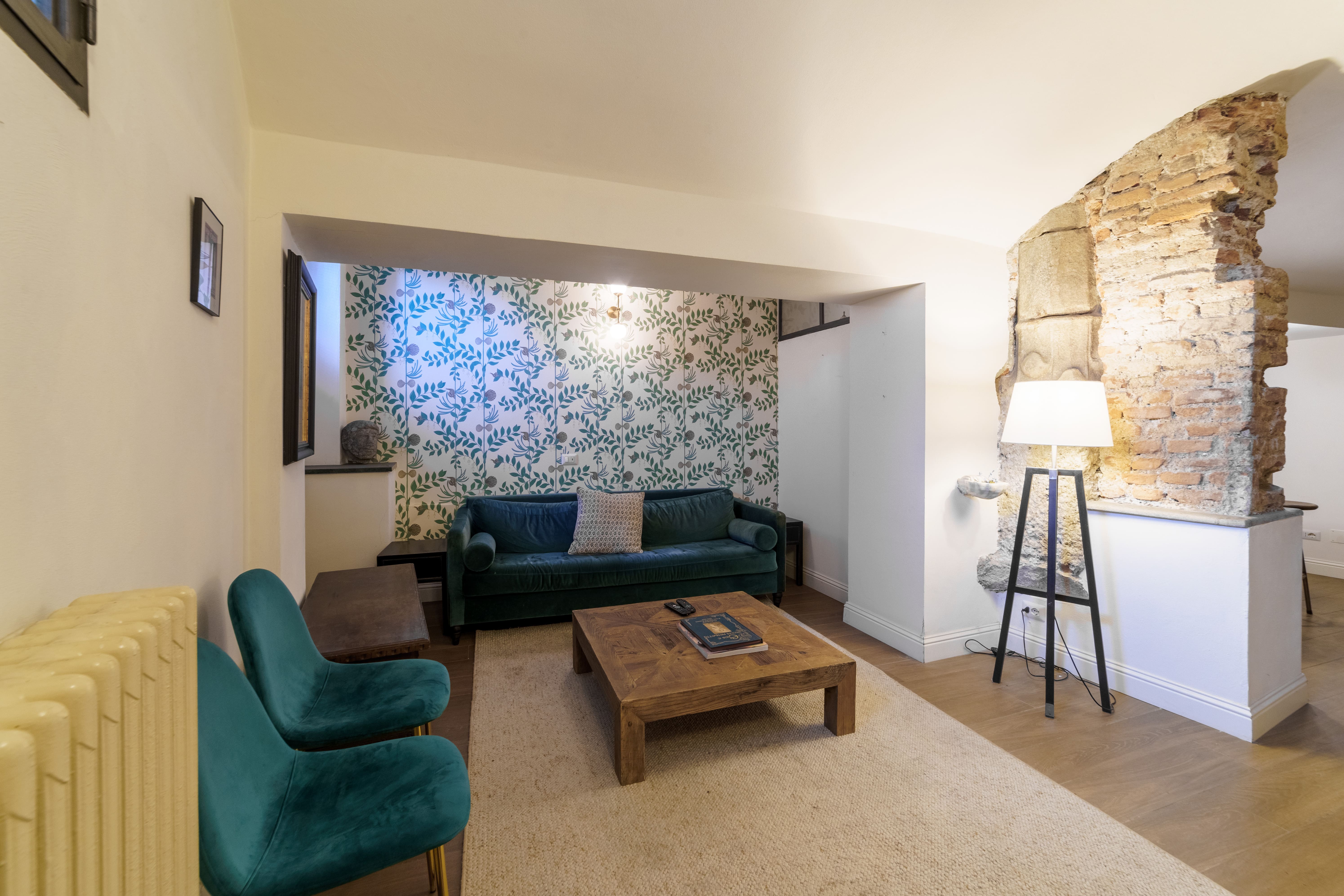 Casa Foppa Missori: Charming 2-Bedroom Apartment Rental with Air-Con in Missori, Milan