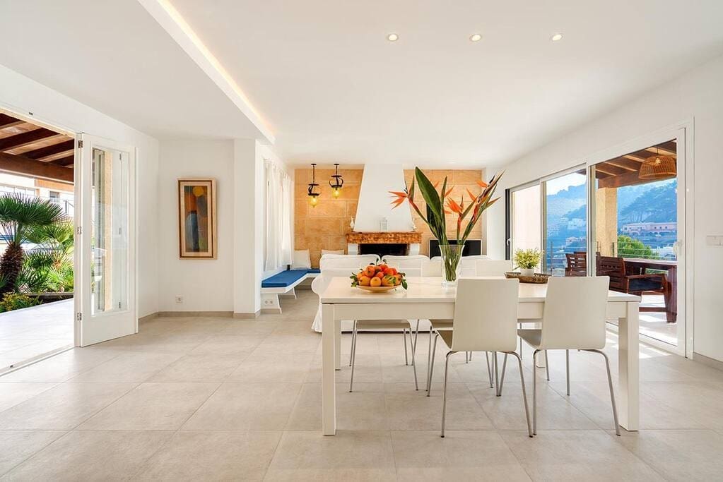 Villa Mestral Lluc Pollença: Charming 3-Bedroom Apartment with Sea Views Near Beach, Pollença