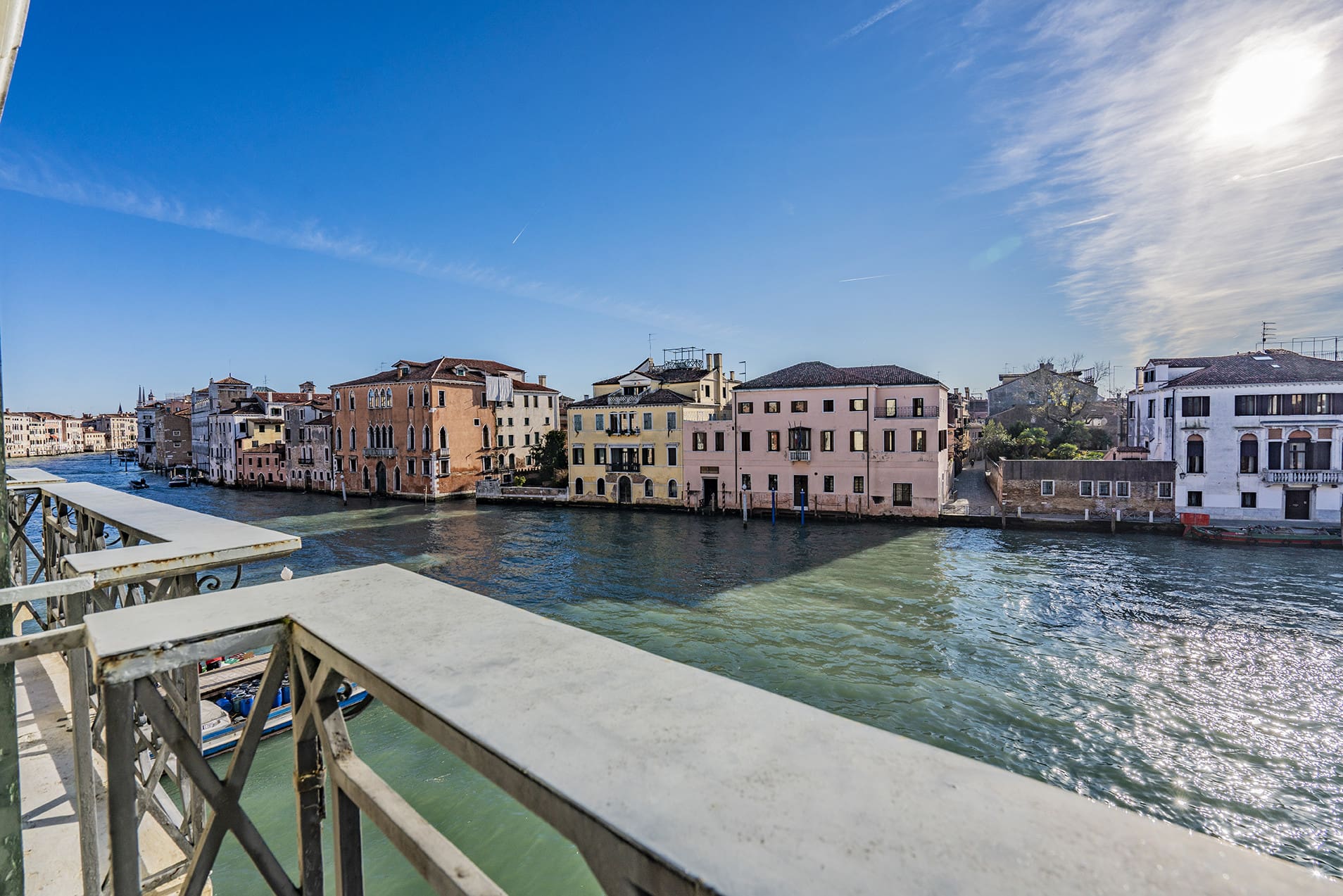 Villa Smeraldo Fondamenta Cannaregio: Elegant 2-Bedroom Apartment with Seaview and Air-Con in Venice Cannaregio