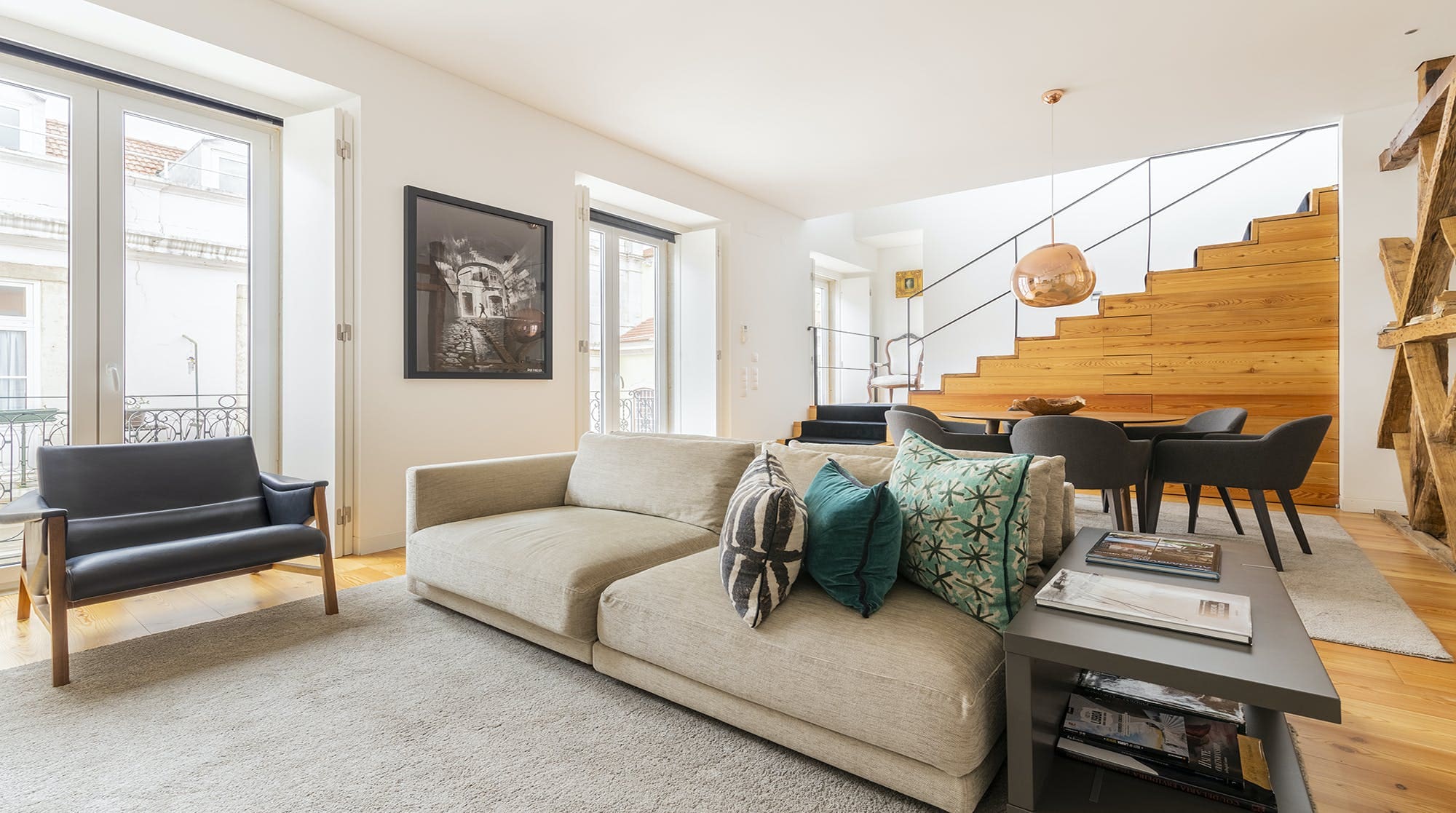 Casa Gaiola Chiado: Elegant 2-Bedroom Apartment Rental with Sea Views in Chiado Lisbon