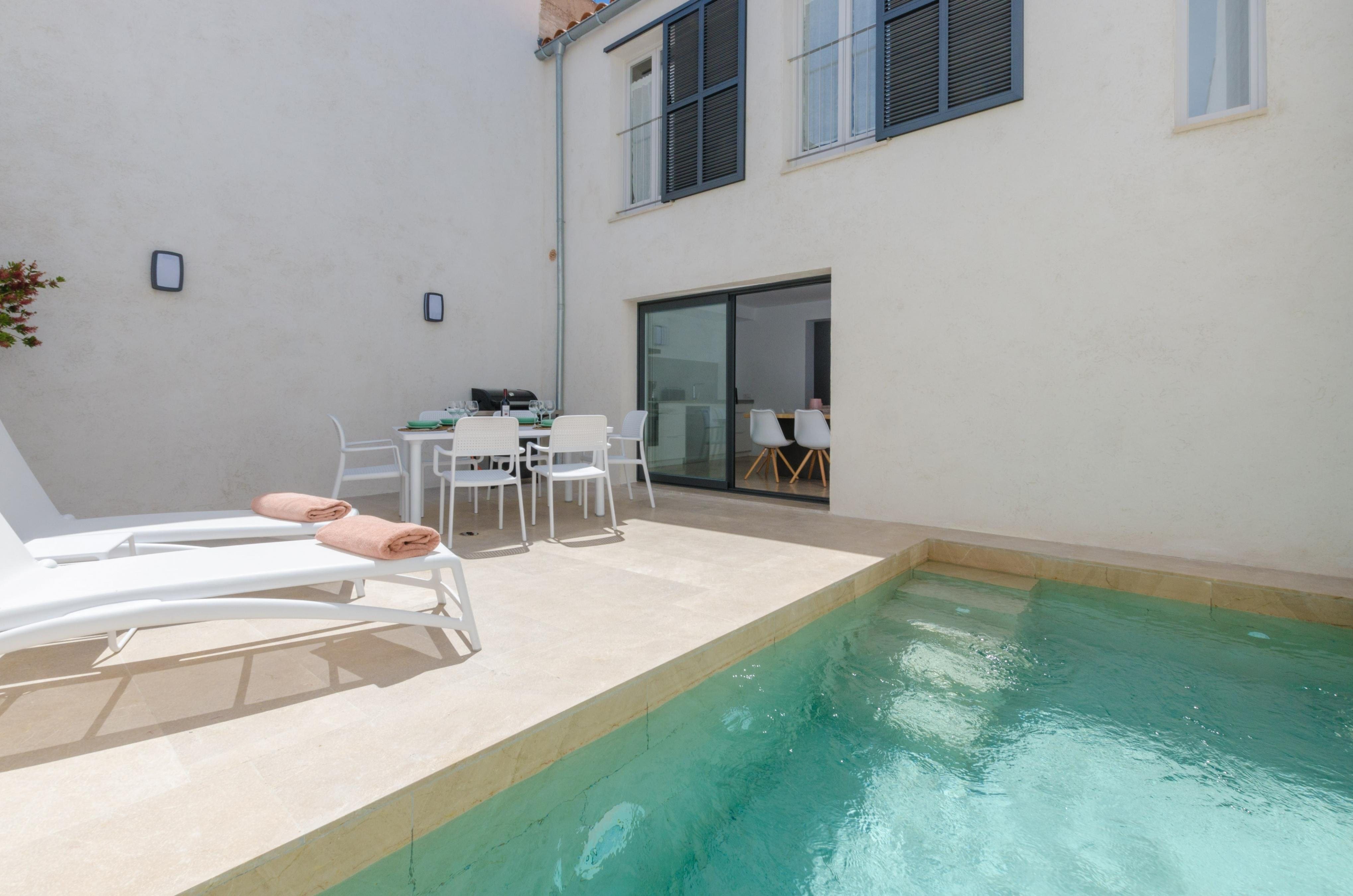 Villa Añil S’Illot Llevant: Luxury 4-Bedroom Apartment with Private Pool and Sea Views, Llevant