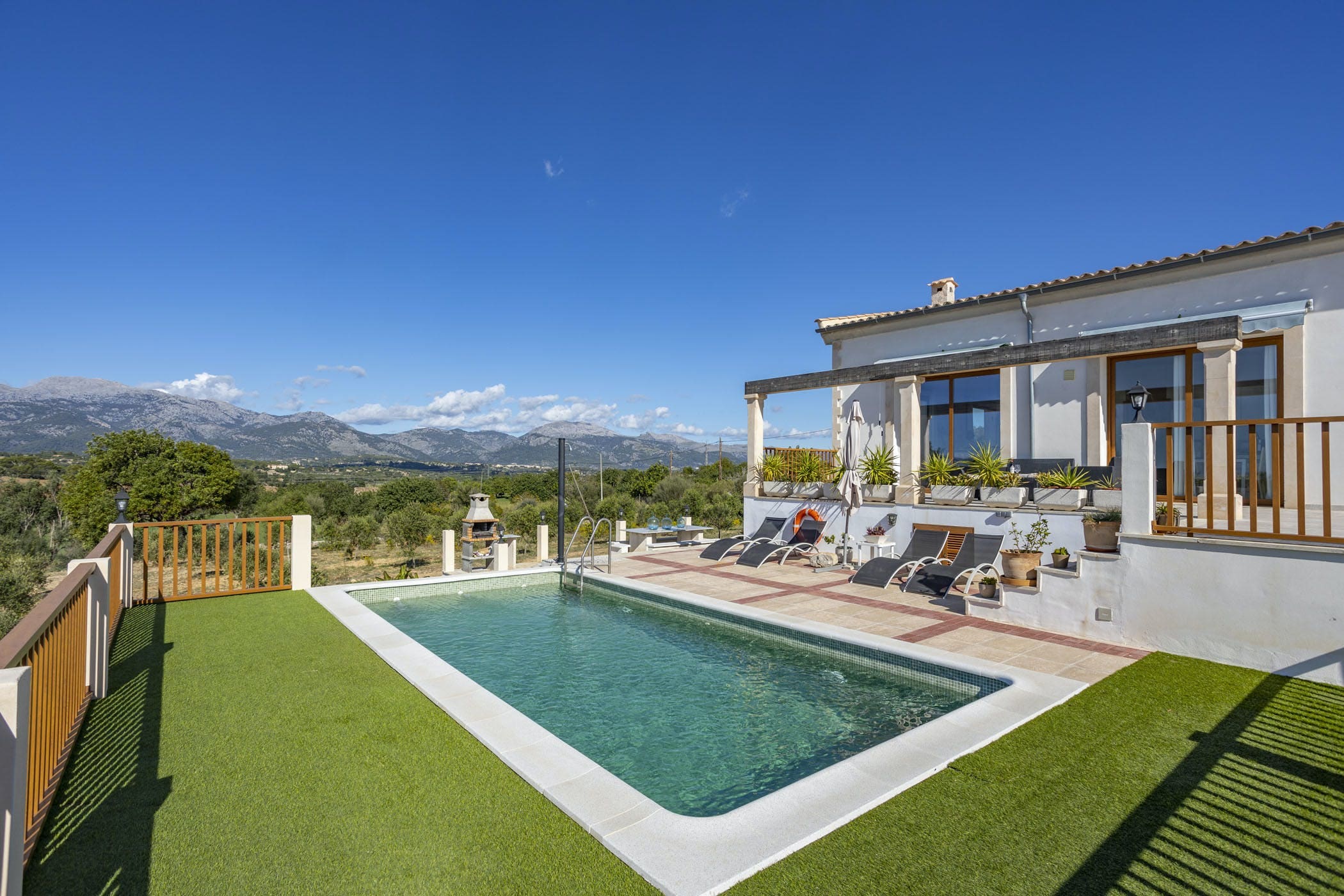 Villa Llevant Binissalem Inca: Spacious 3-Bedroom Apartment with Pool and Air-Con, Inca Mallorca