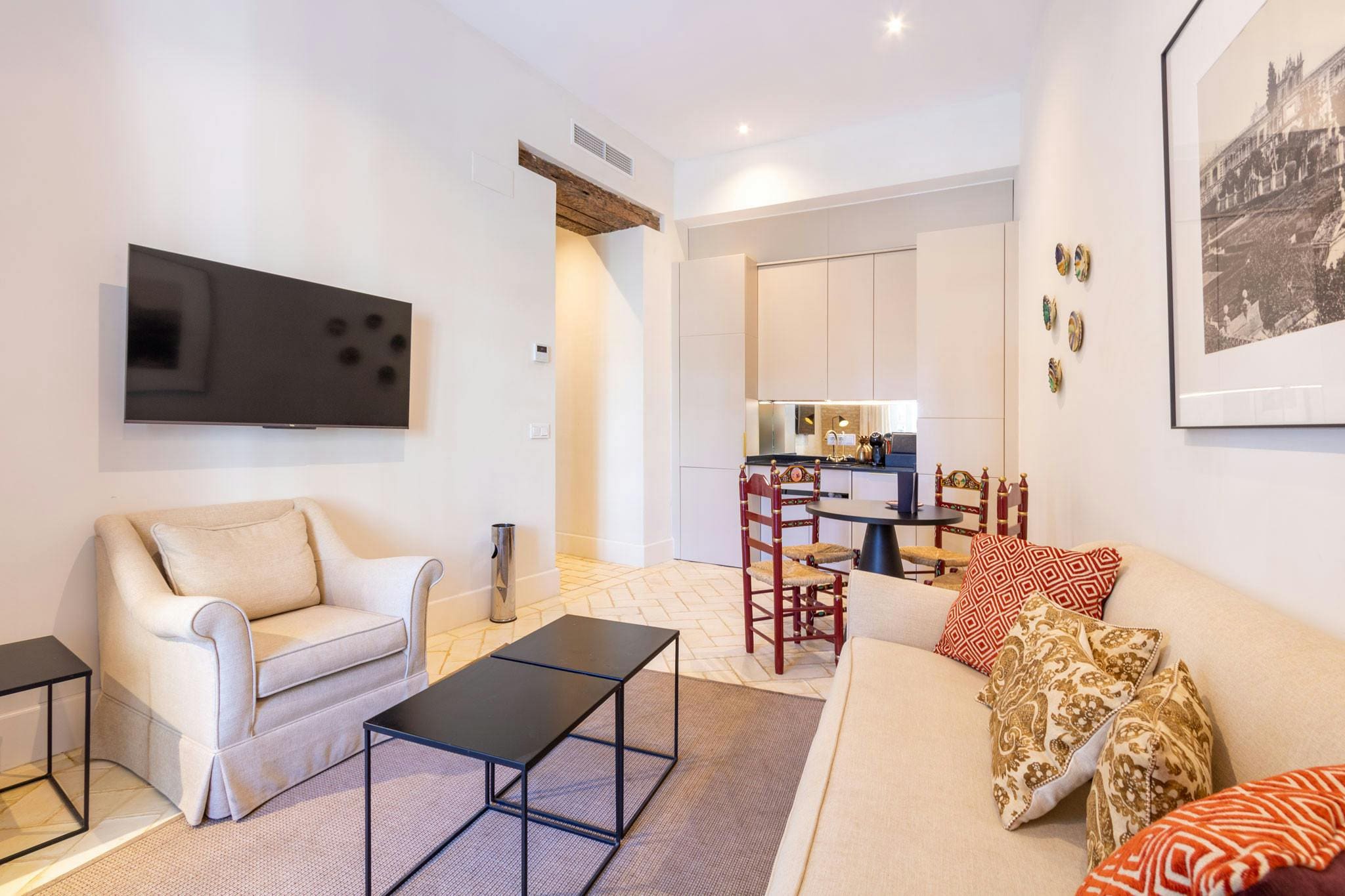 Villa Mestral Añaza Santa Cruz: Charming 1-Bedroom Apartment Rental with Air-Con in Historic Sevilla