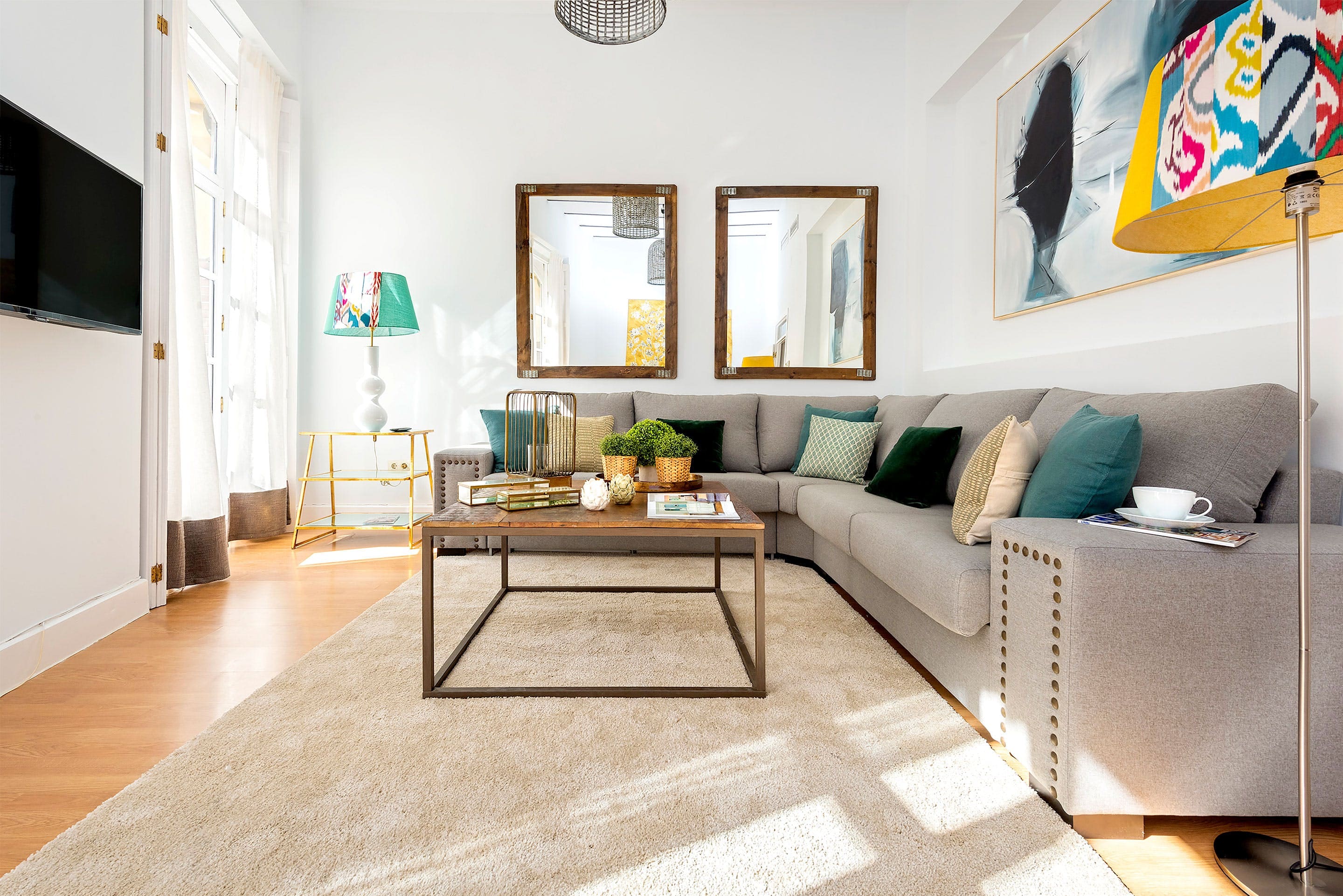 Villa Solano Miramar Santa Cruz: Stylish 3-Bedroom Apartment Rental with Air Conditioning in Sevilla