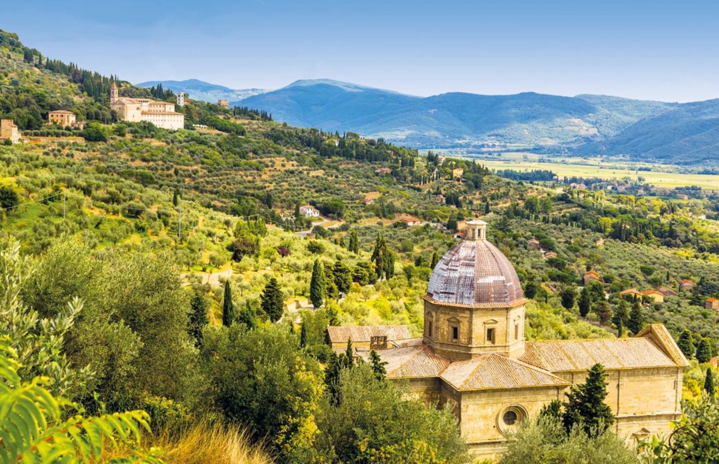 Casa I Cipressi Cortona: Spacious 5-Bedroom Apartment with Private Pool in Countryside, Cortona