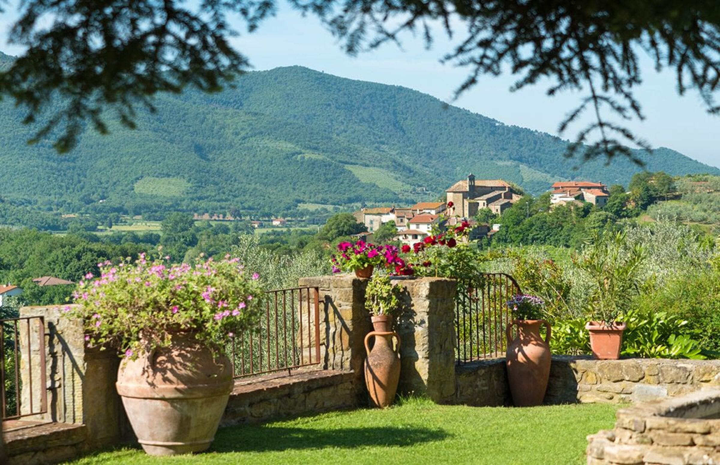 Casa I Cipressi Cortona: Spacious 5-Bedroom Apartment with Private Pool in Countryside, Cortona