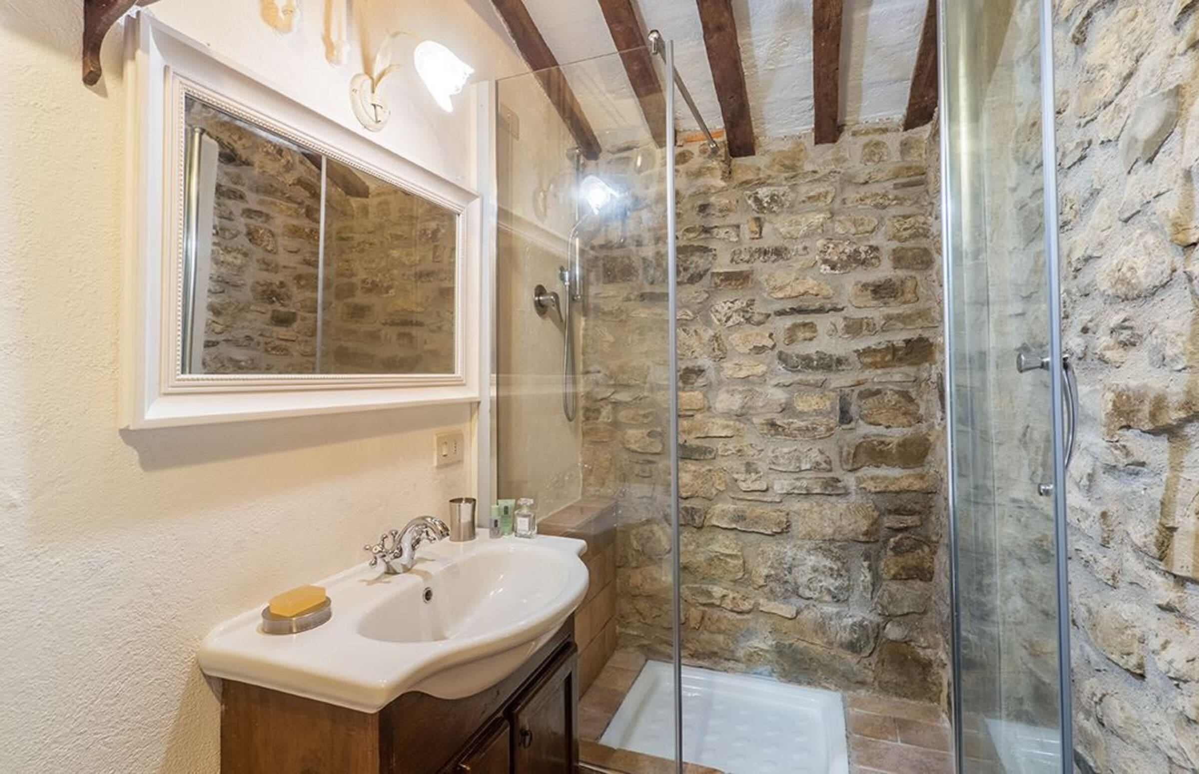Casa I Cipressi Cortona: Spacious 5-Bedroom Apartment with Private Pool in Countryside, Cortona
