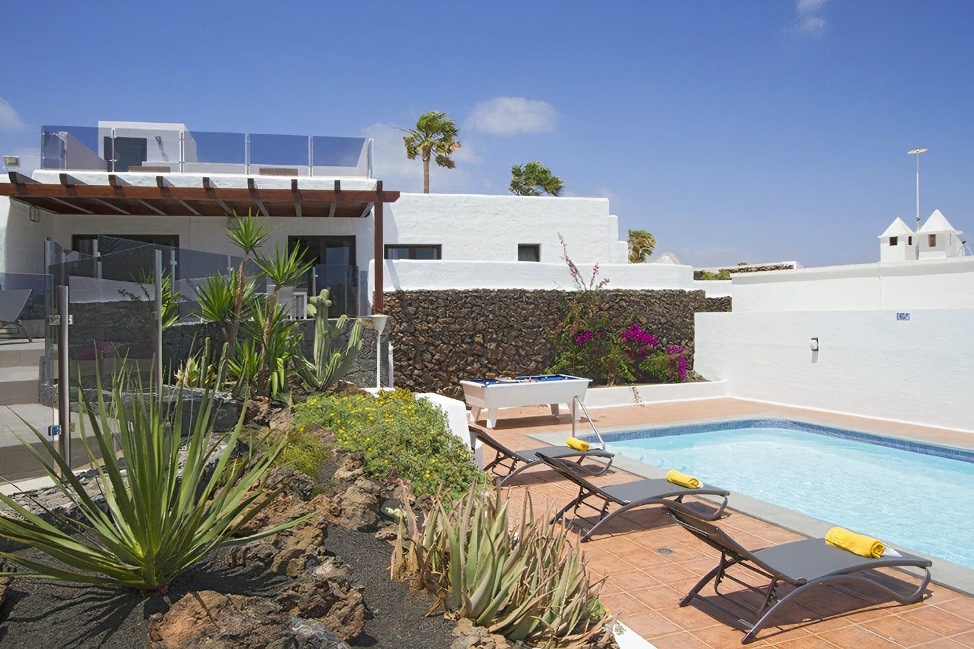 Villa Bermejo Guatiza Lanzarote: Spacious 4-Bedroom Apartment with Sea Views and Air-Con, Las Palmas