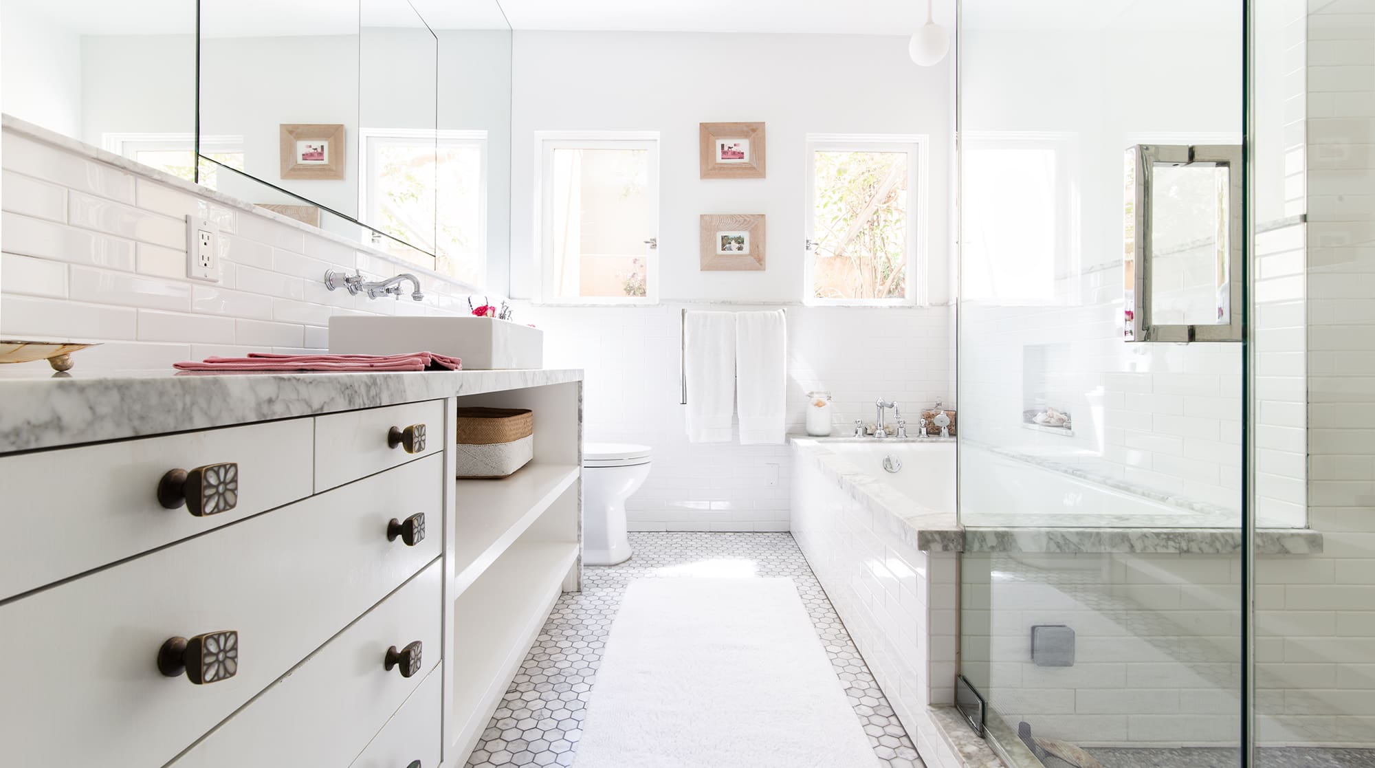 Casa La Brea Los Angeles: Luxury 2-Bedroom Cottage with Pool and Sauna, Miracle Mile Los Angeles