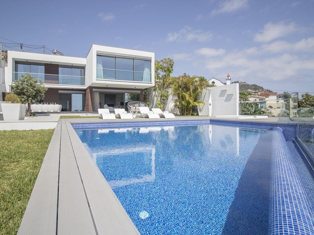 Villa Levante São João Funchal: Luxury 4-Bedroom Apartment with Seaview and Pool, Funchal
