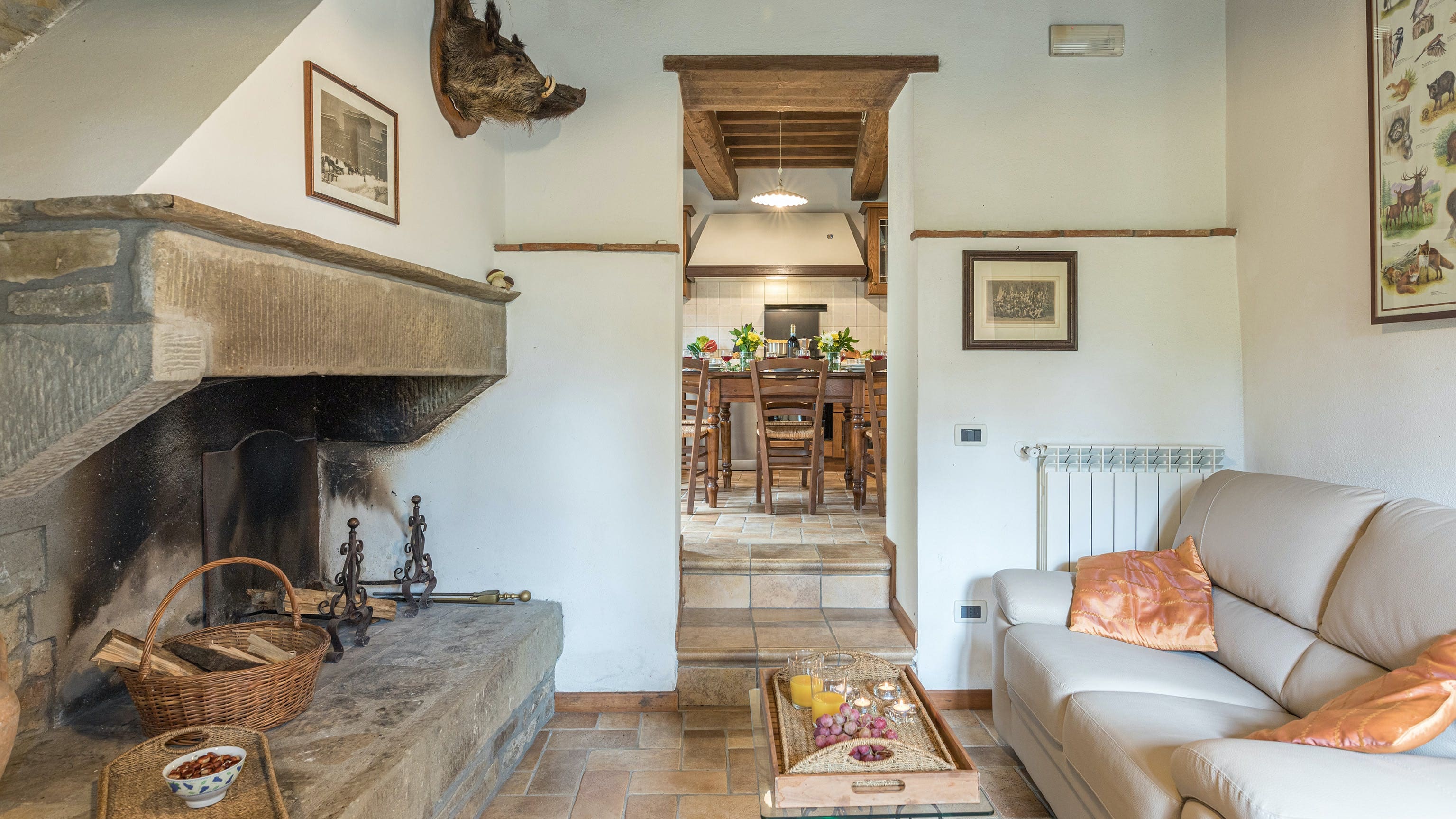Casa Leccino Cortona: Charming 3-Bedroom Apartment with Pool and Air Conditioning, Cortona