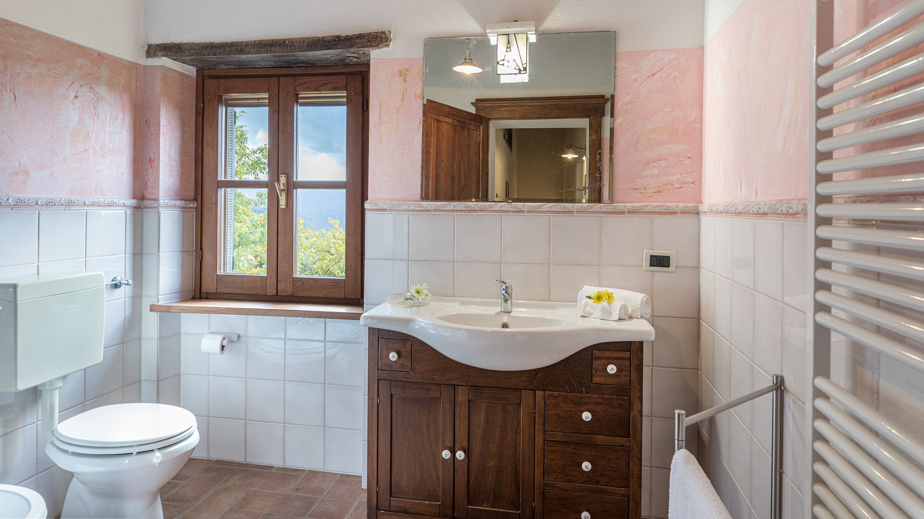 Casa Leccino Cortona: Charming 3-Bedroom Apartment with Pool and Air Conditioning, Cortona
