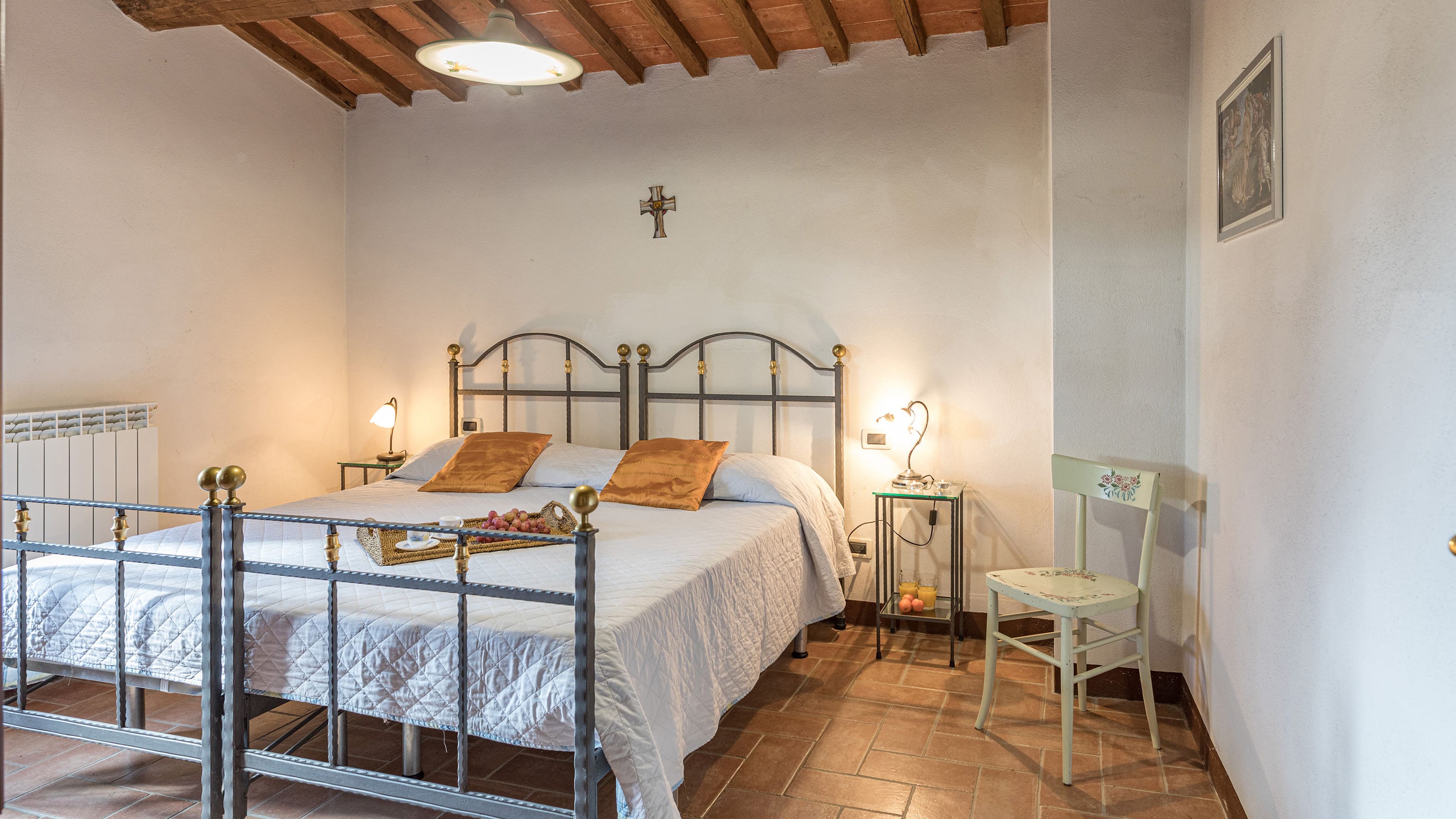 Casa Leccino Cortona: Charming 3-Bedroom Apartment with Pool and Air Conditioning, Cortona