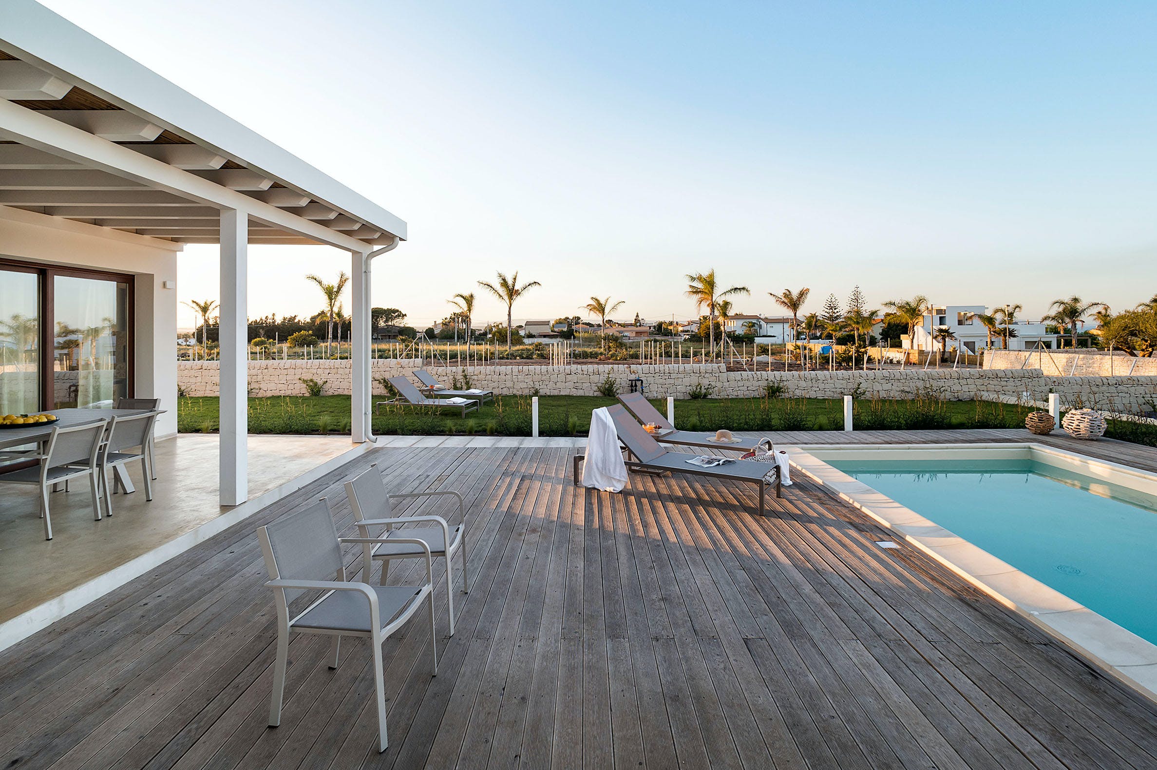 Casa Lentisco Marzamemi: Stylish 4-Bedroom Apartment with Pool and Sea Views, Val di Noto