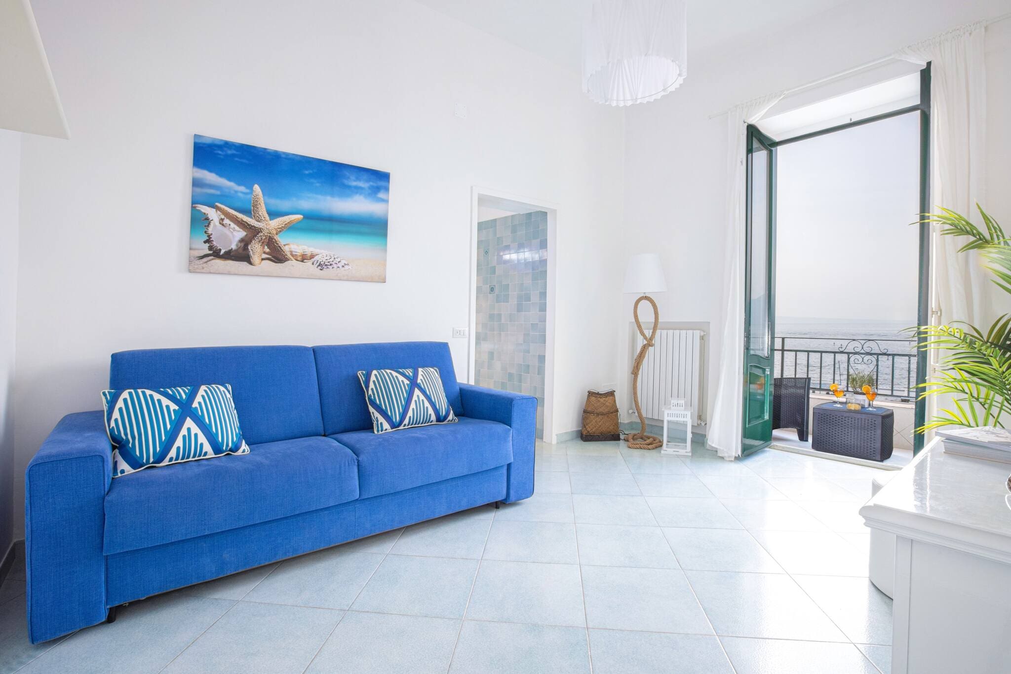 Casa Limoncello Sorrento Sorrento 4: Charming 1-Bedroom Apartment with Sea Views and Beachfront Location, Sorrento