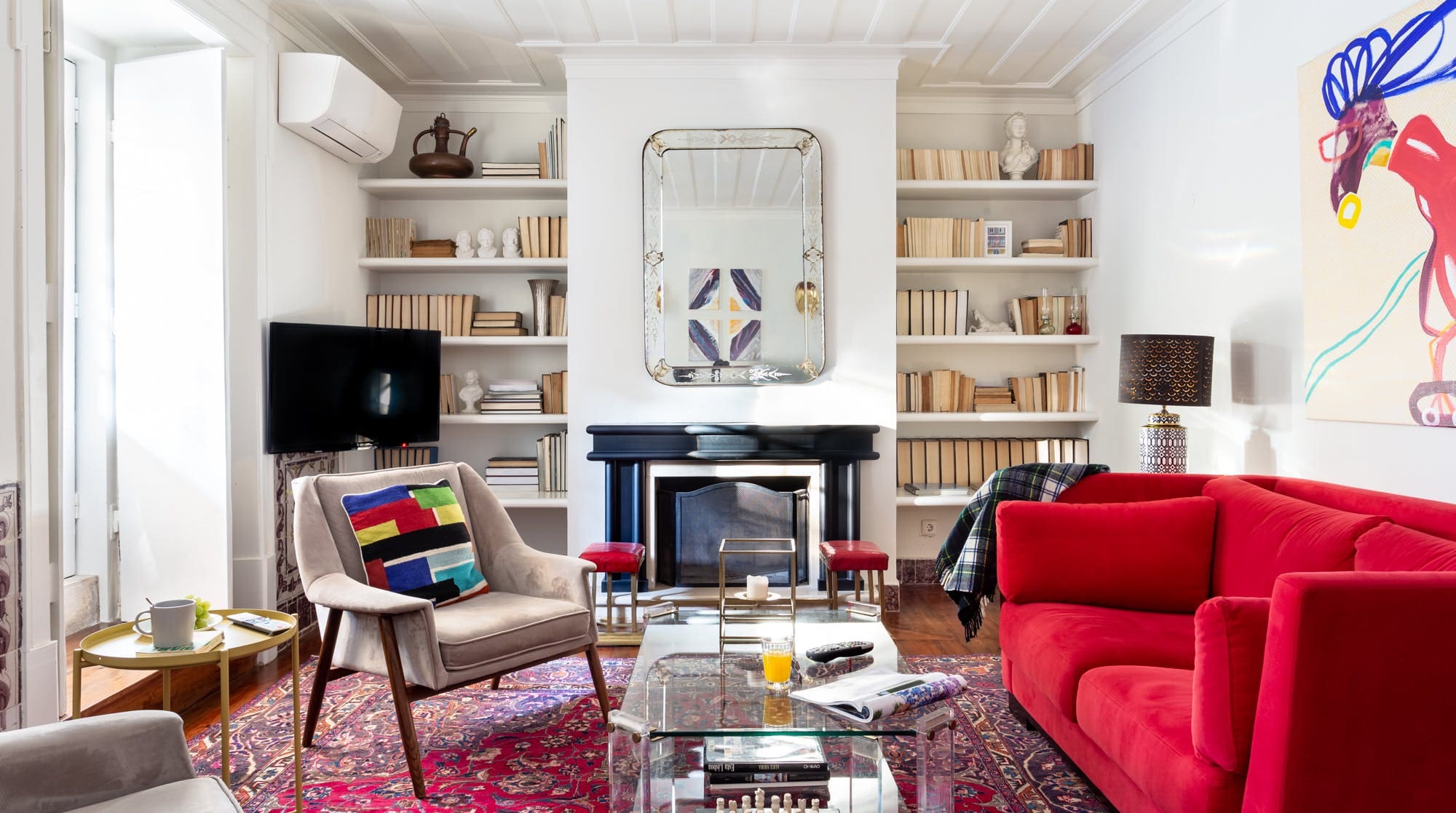 Casa Madragoa Santos Santos 2: Charming 2-Bedroom Apartment Rental with Sea Views in Santos Lisbon