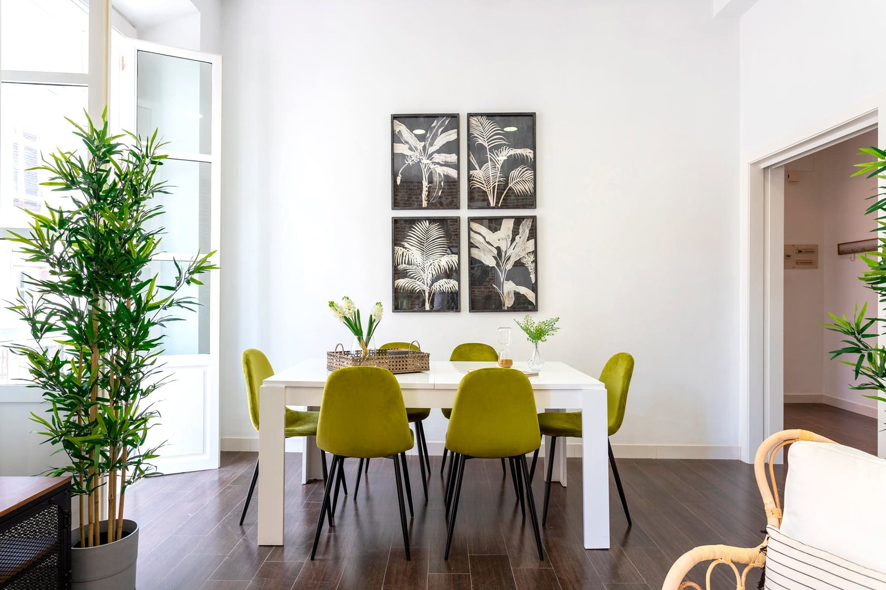 Casa Malagueta Málaga: Charming 3-Bedroom Apartment with Sea Views in Malaga Centro Historico