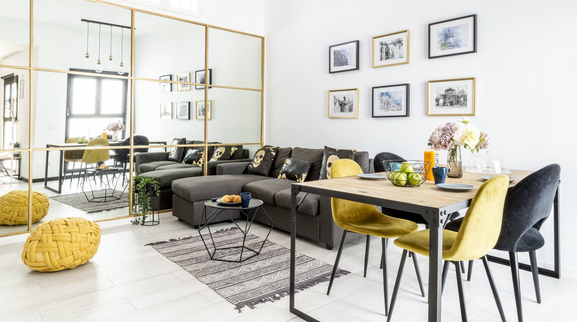 Casa Malasa Madrid: Chic 2-Bedroom Apartment with Air-Con and Family-Friendly Features, Malasaña Madrid
