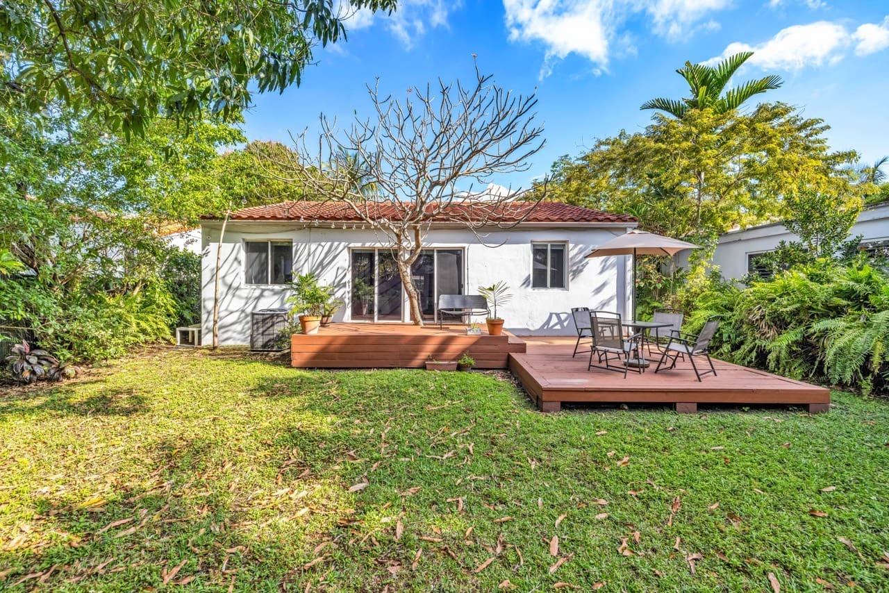 Casa Mamey Little Havana: Luxury 3-Bedroom Villa with Seaview and Air-Con, Little Havana