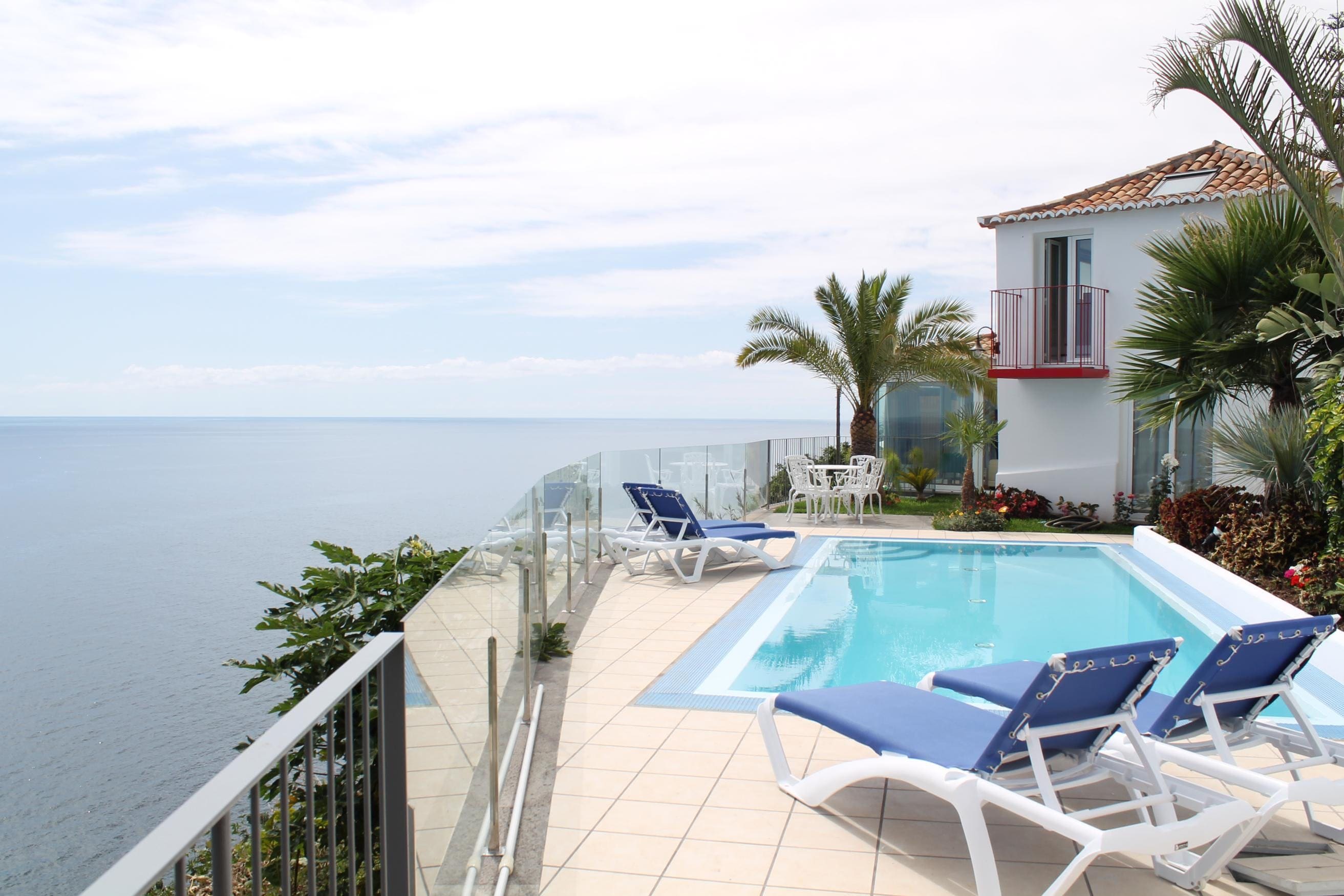 Casa Marmeleiro Ponta do Sol: Luxury 3-Bedroom Villa with Private Pool and Sea Views, Ponta do Sol