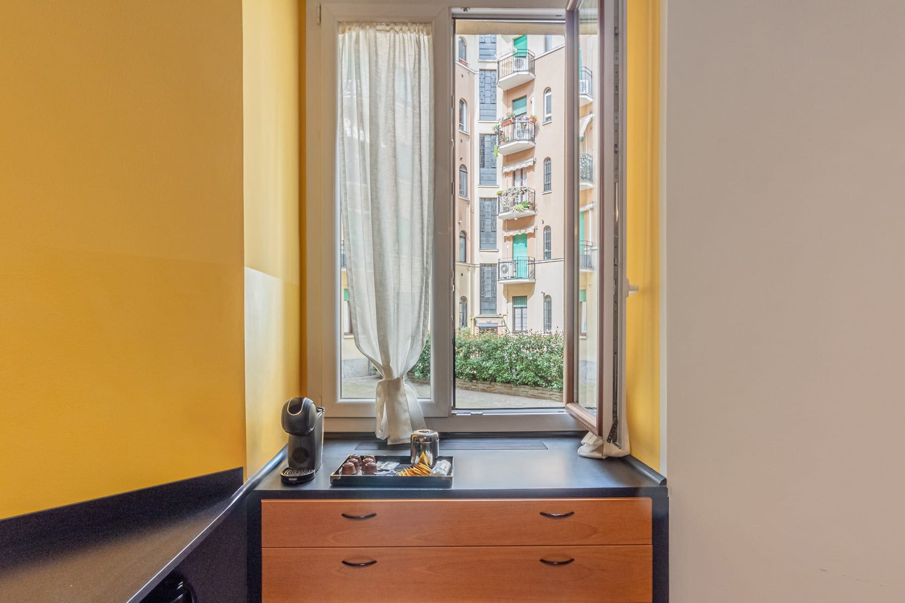Casa Melagrana Porta Romana: Stylish 3-Bedroom Apartment with Air-Con in Porta Romana, Milan